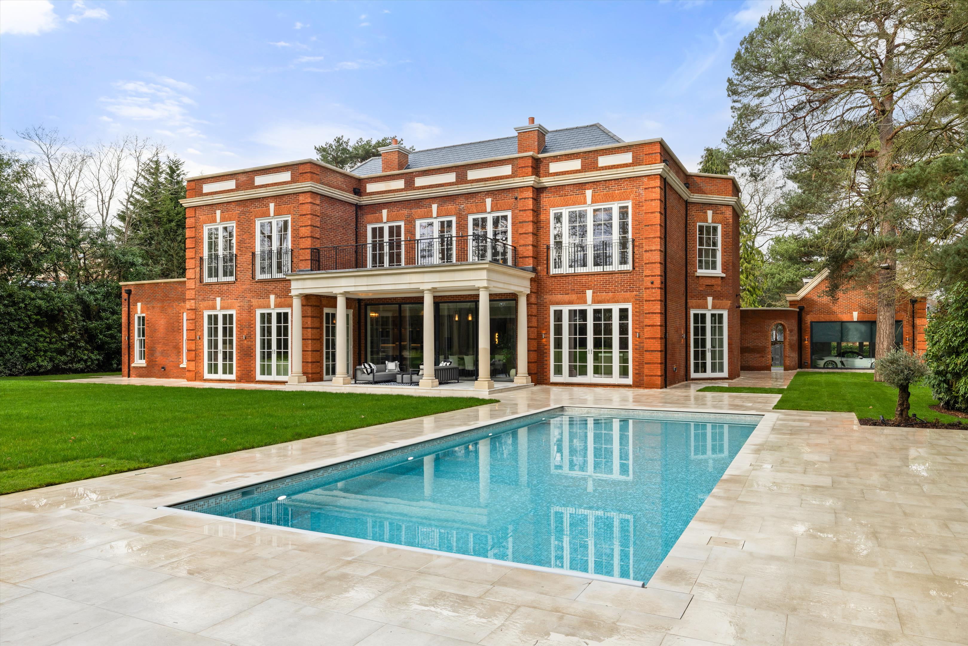 East Road, Weybridge, Surrey KT13