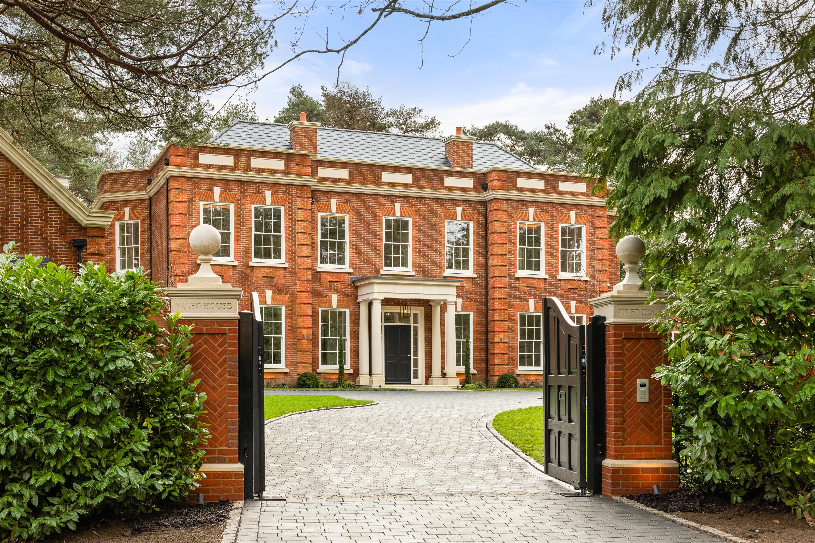 East Road, Weybridge, Surrey KT13