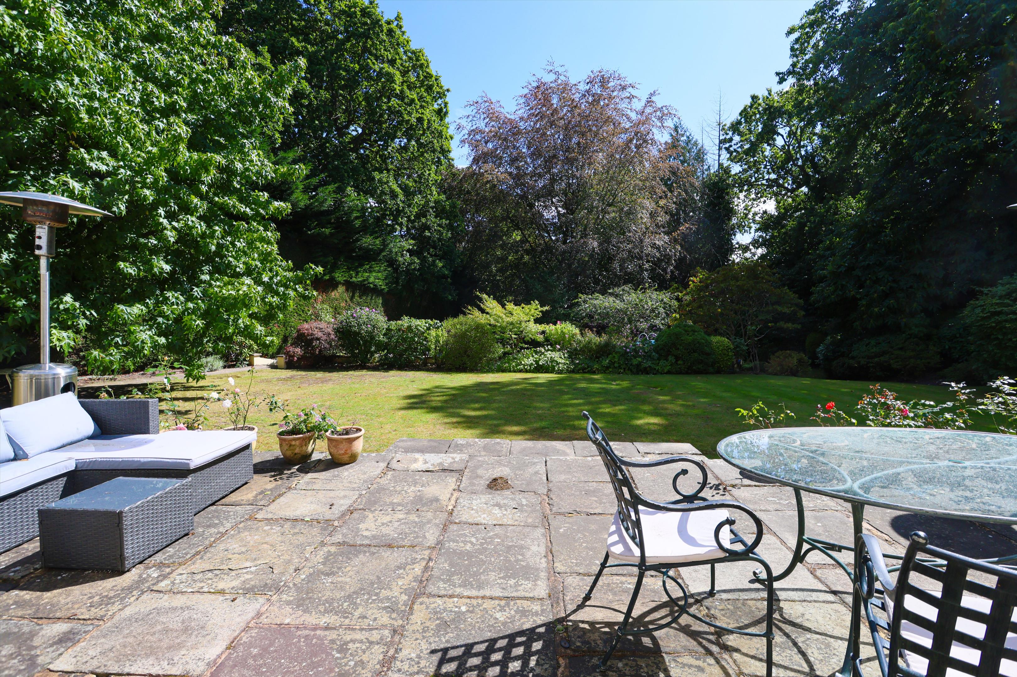 East Road, Weybridge, Surrey, KT13