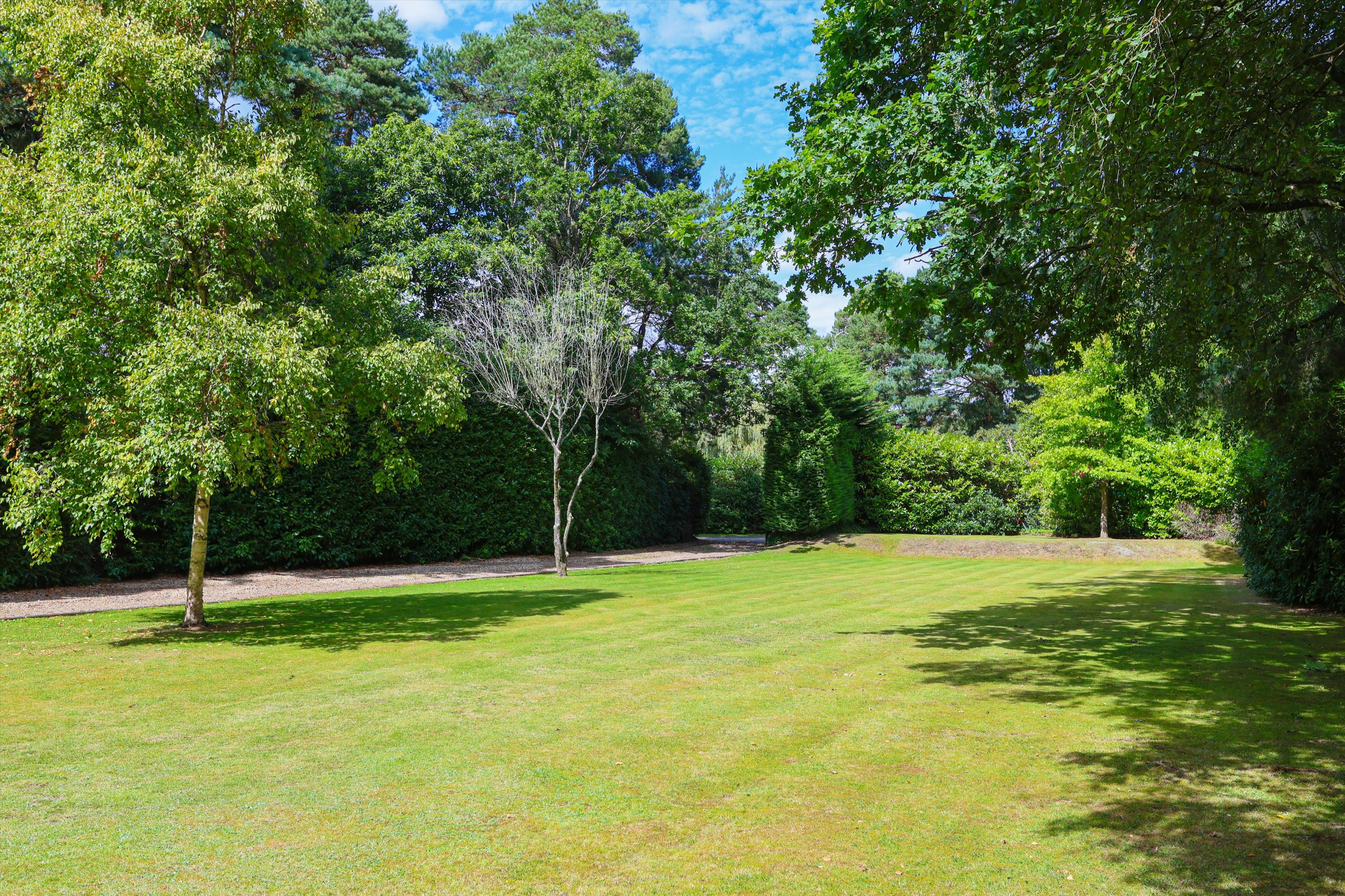 East Road, Weybridge, Surrey, KT13