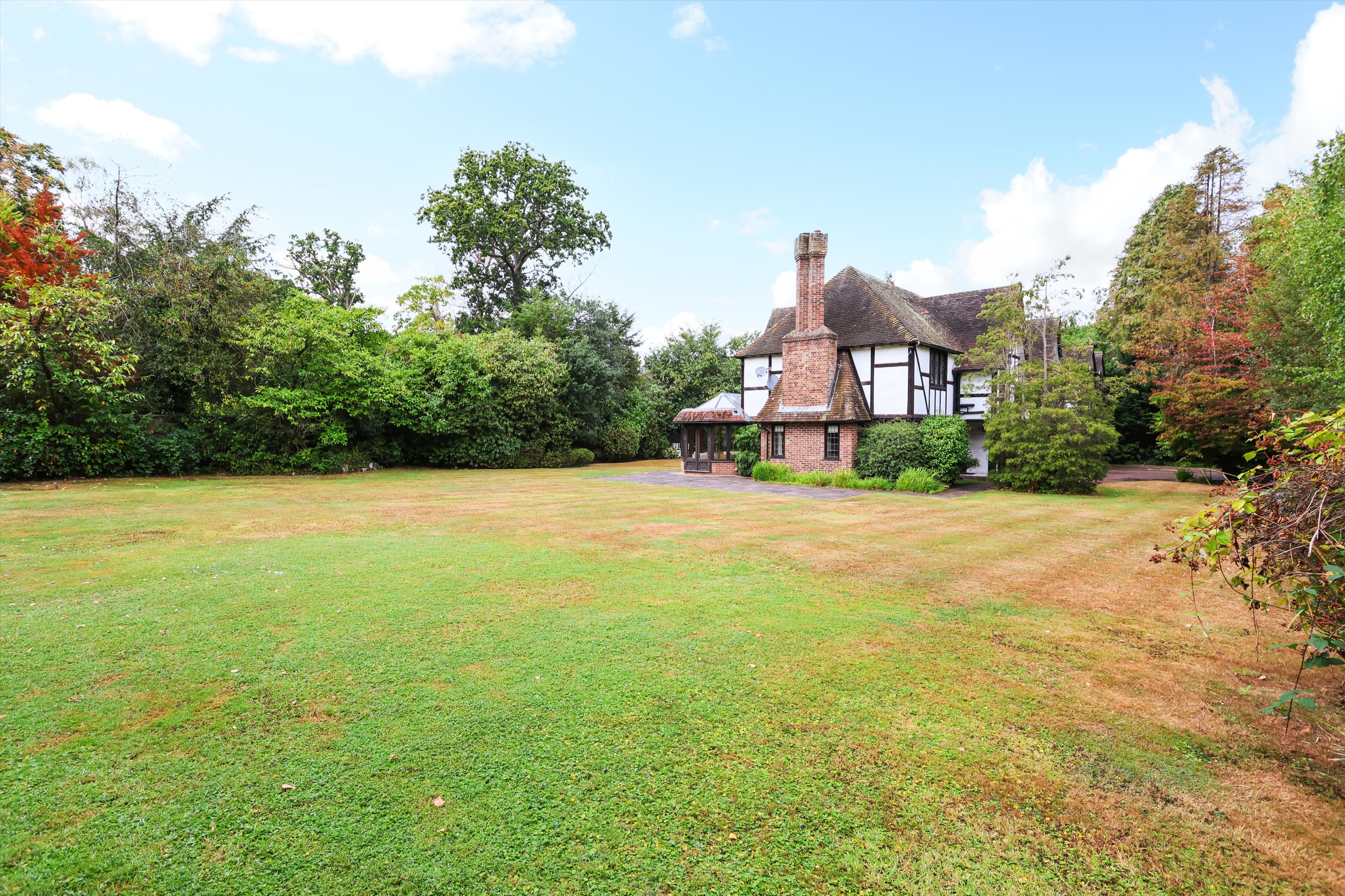 Silverdale Avenue, Ashley Park, Walton-on-Thames, Surrey, KT12