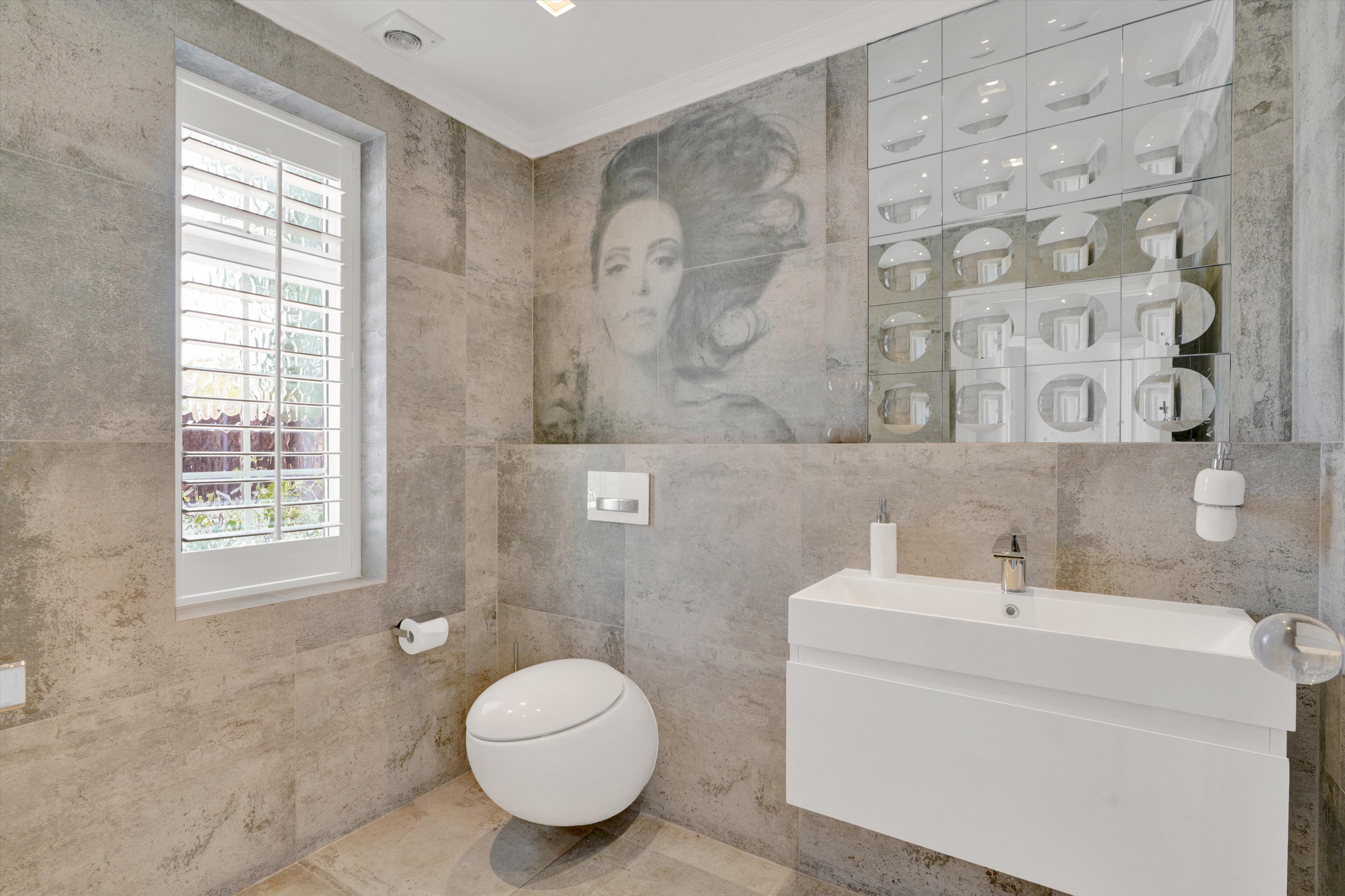 Queens Road, Hersham, Walton-on-Thames, Surrey KT12