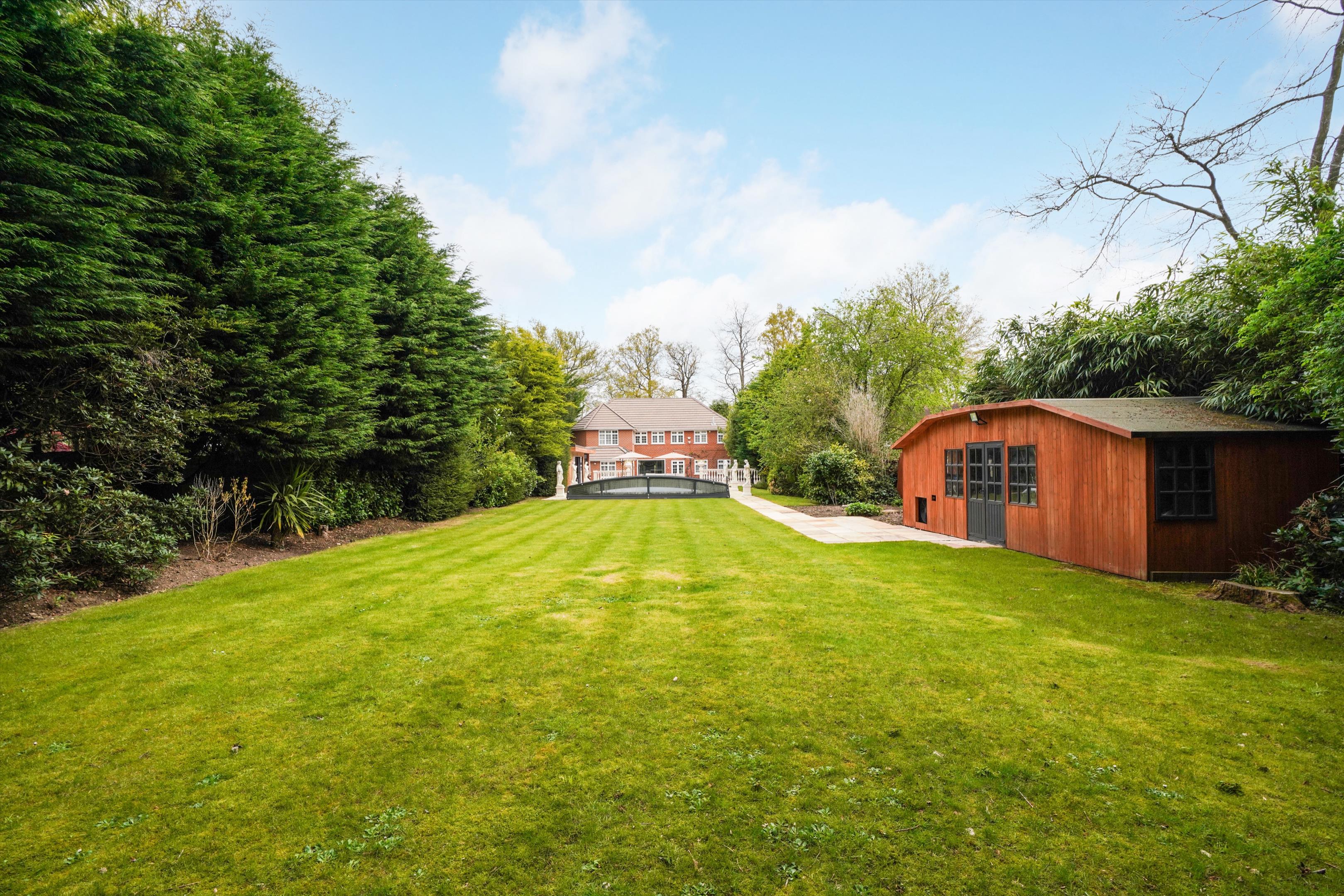 Queens Road, Hersham, Walton-on-Thames, Surrey KT12