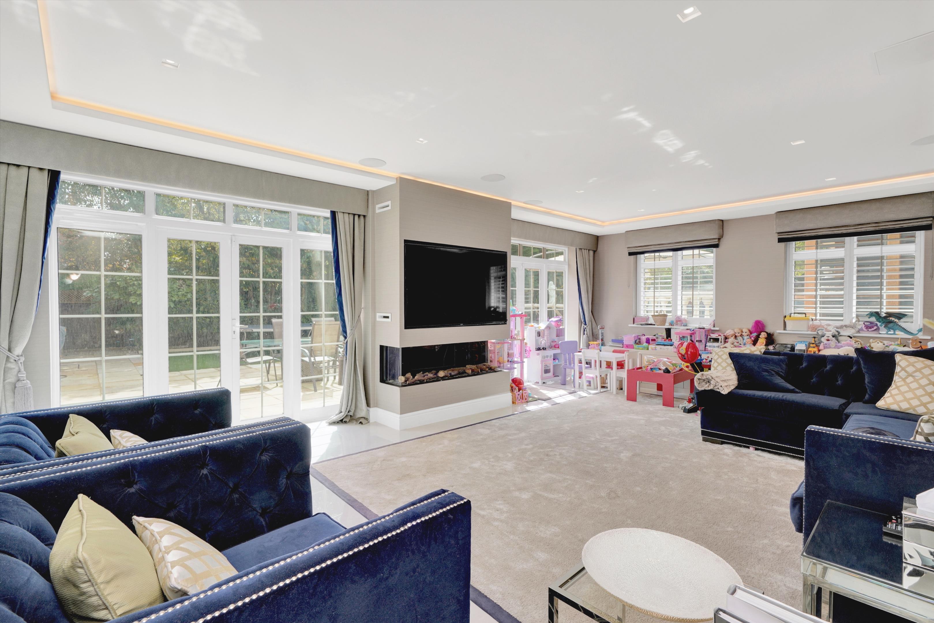Queens Road, Hersham, Walton-on-Thames, Surrey KT12