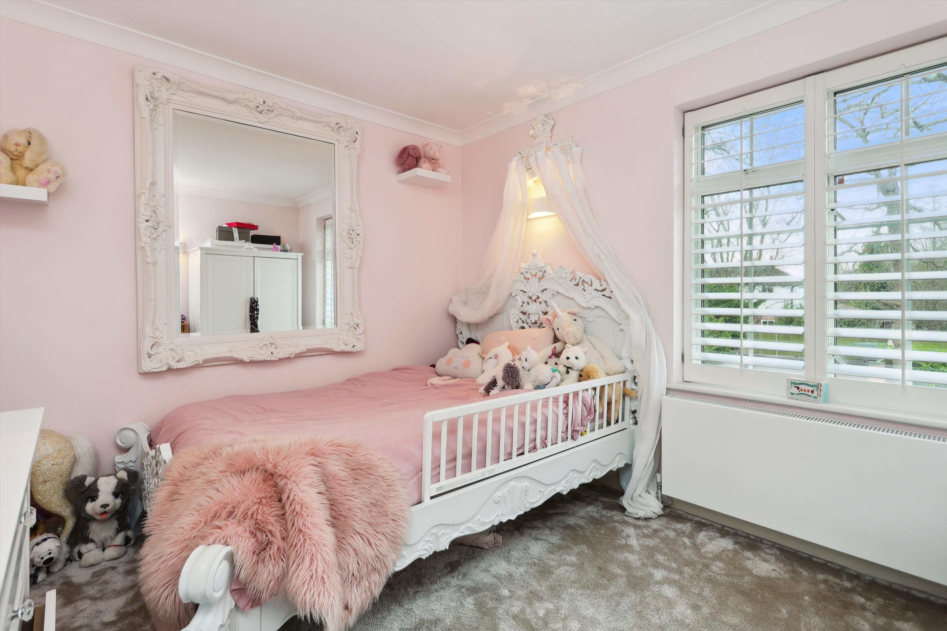 Queens Road, Hersham, Walton-on-Thames, Surrey KT12