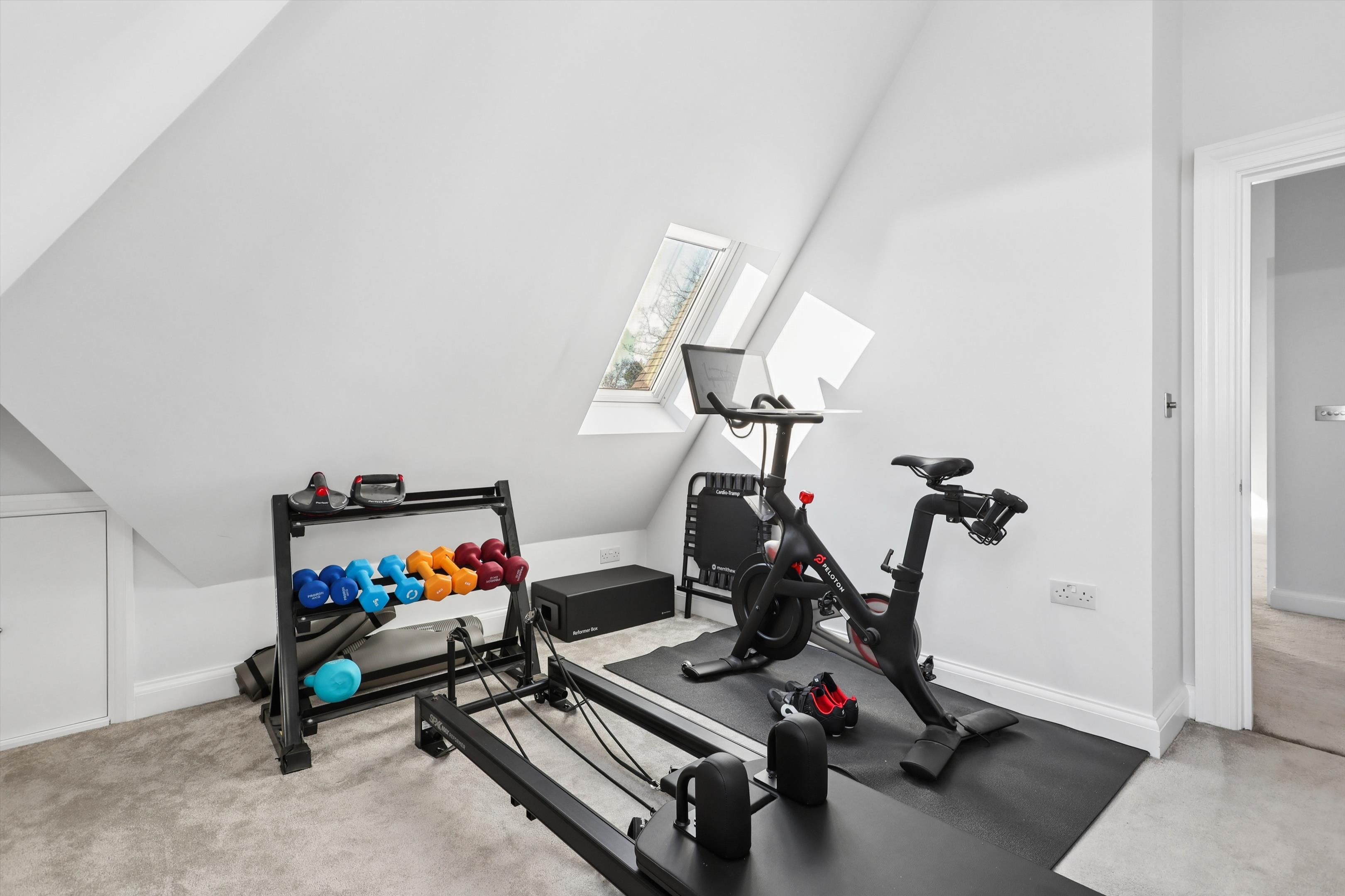 Westcar Lane, Hersham, Walton-on-Thames, Surrey KT12