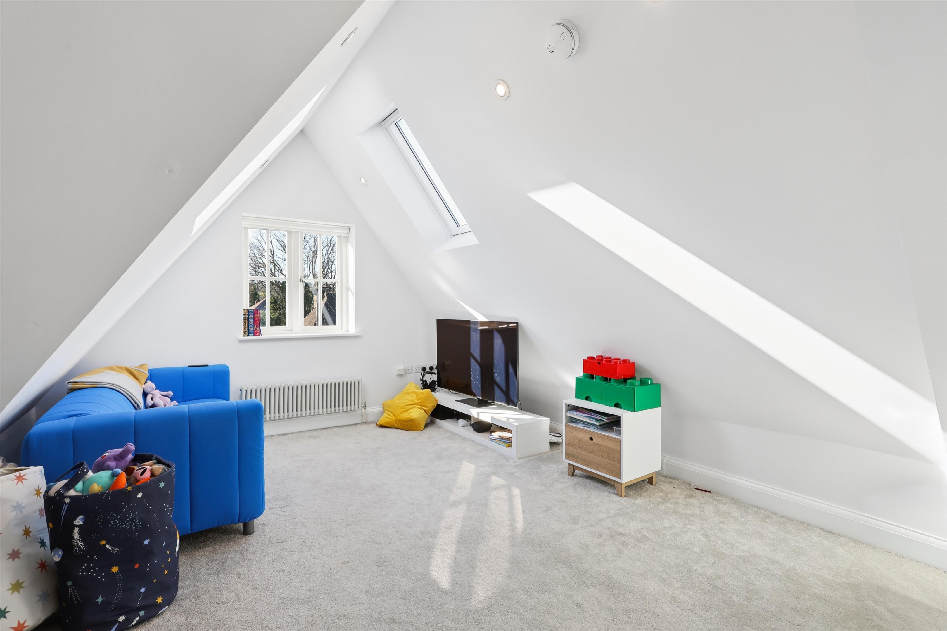 Westcar Lane, Hersham, Walton-on-Thames, Surrey KT12