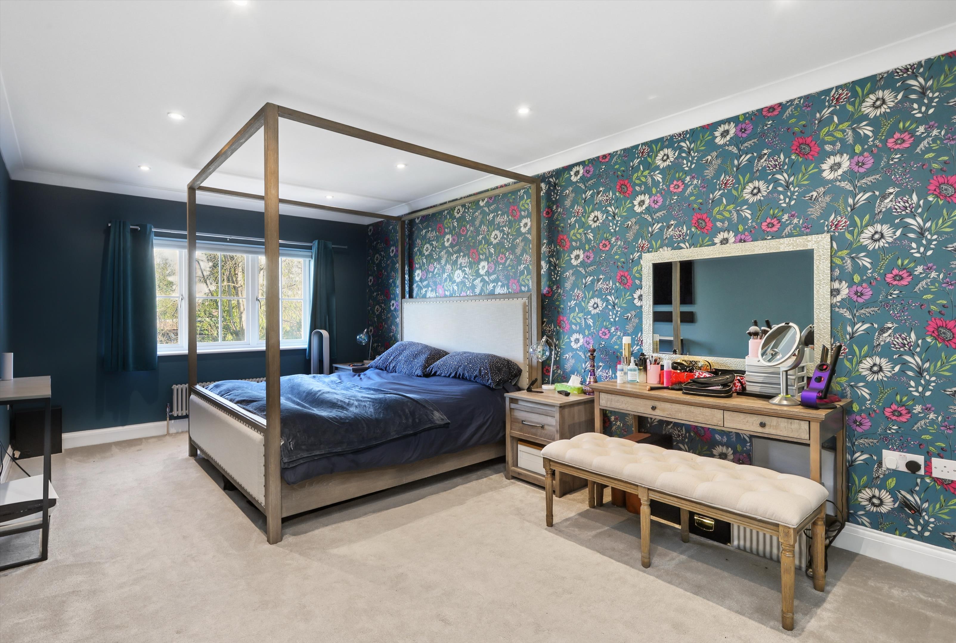 Westcar Lane, Hersham, Walton-on-Thames, Surrey KT12