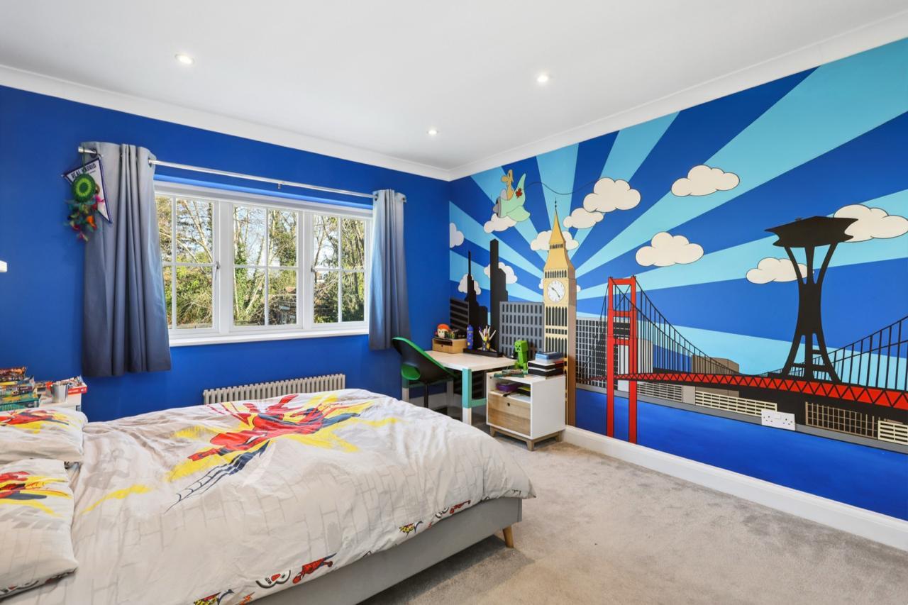 Westcar Lane, Hersham, Walton-on-Thames, Surrey KT12