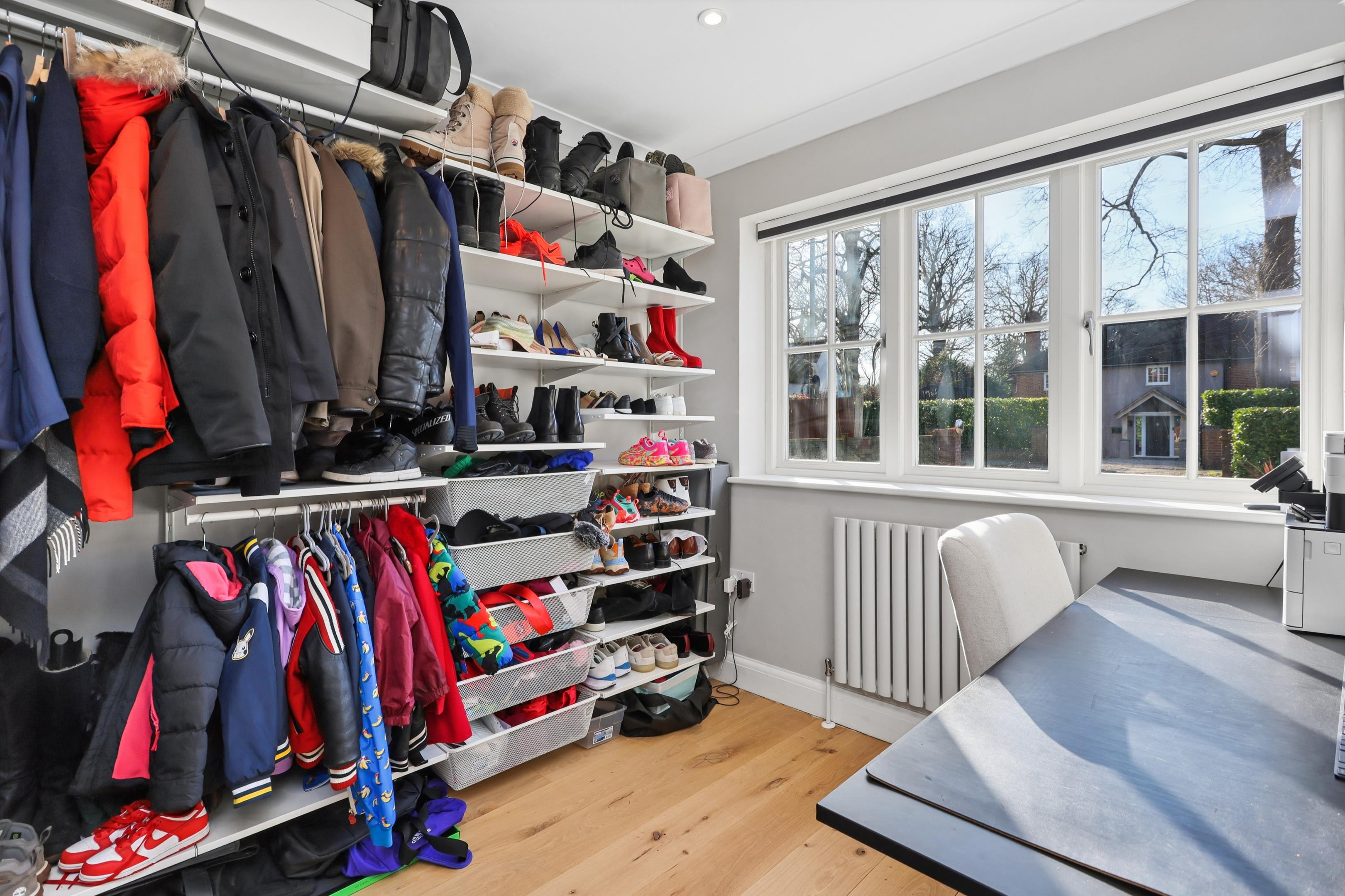 Westcar Lane, Hersham, Walton-on-Thames, Surrey KT12