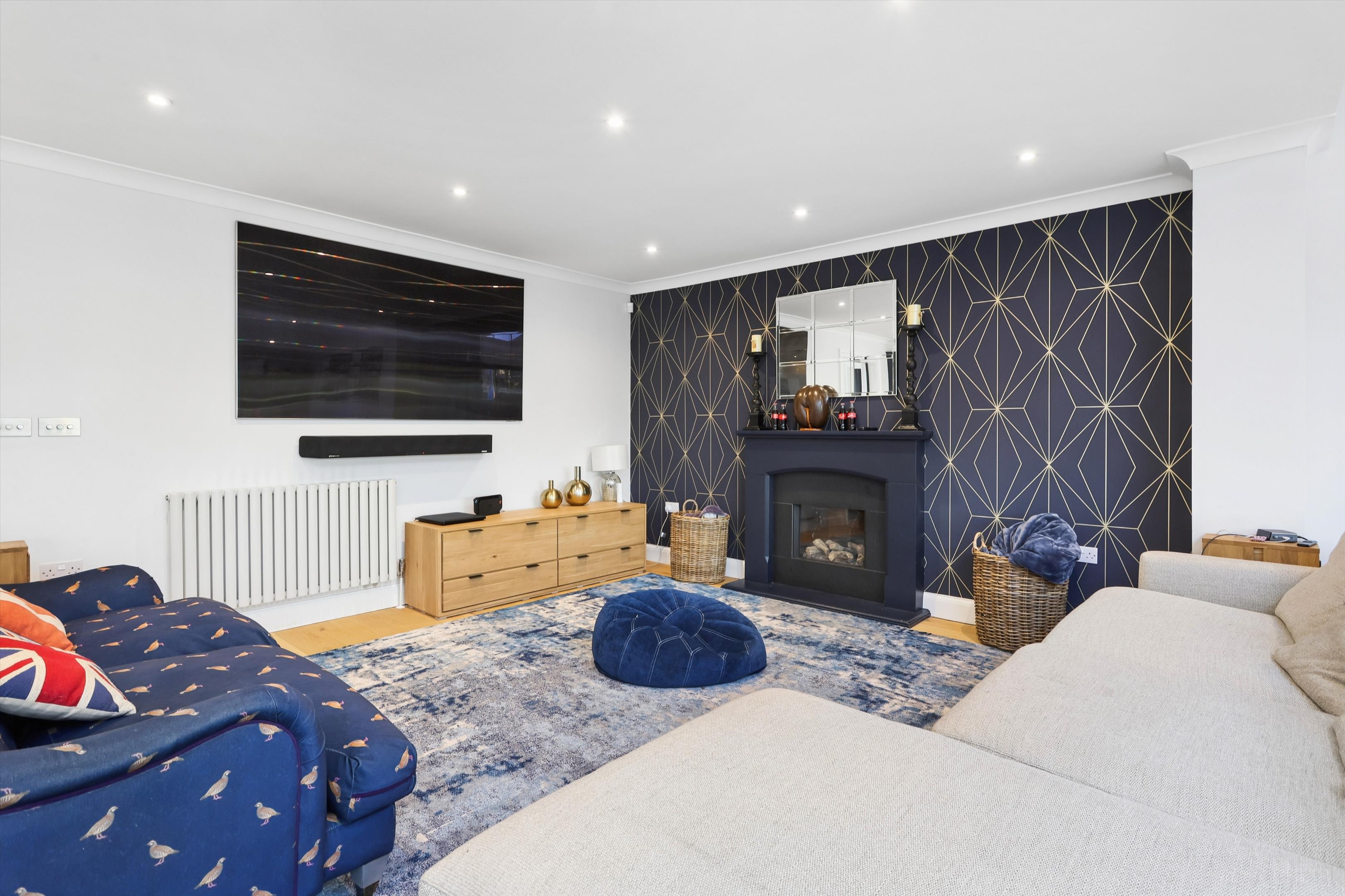 Westcar Lane, Hersham, Walton-on-Thames, Surrey KT12
