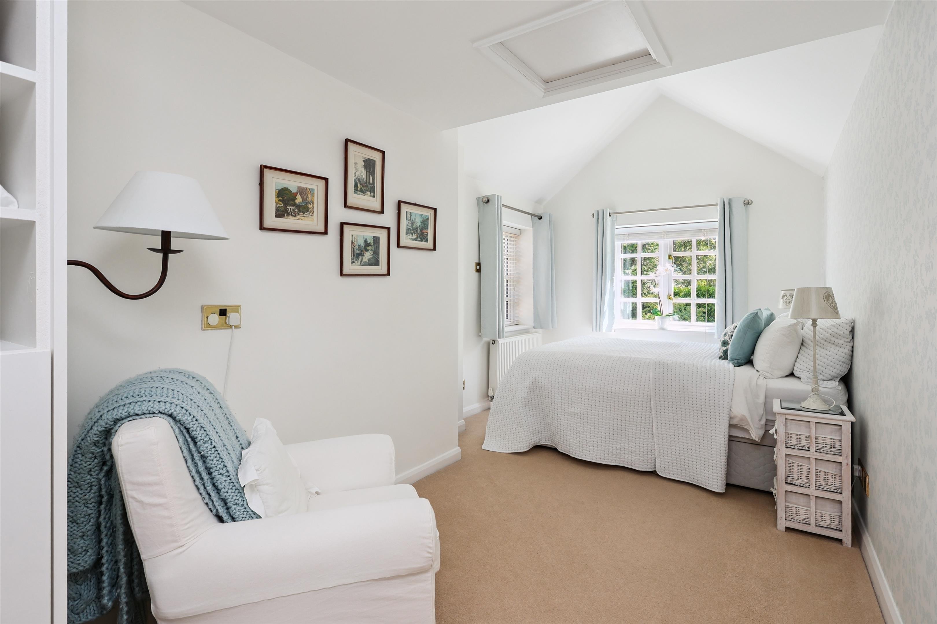 Warren Lane, Pyrford, Surrey, GU22
