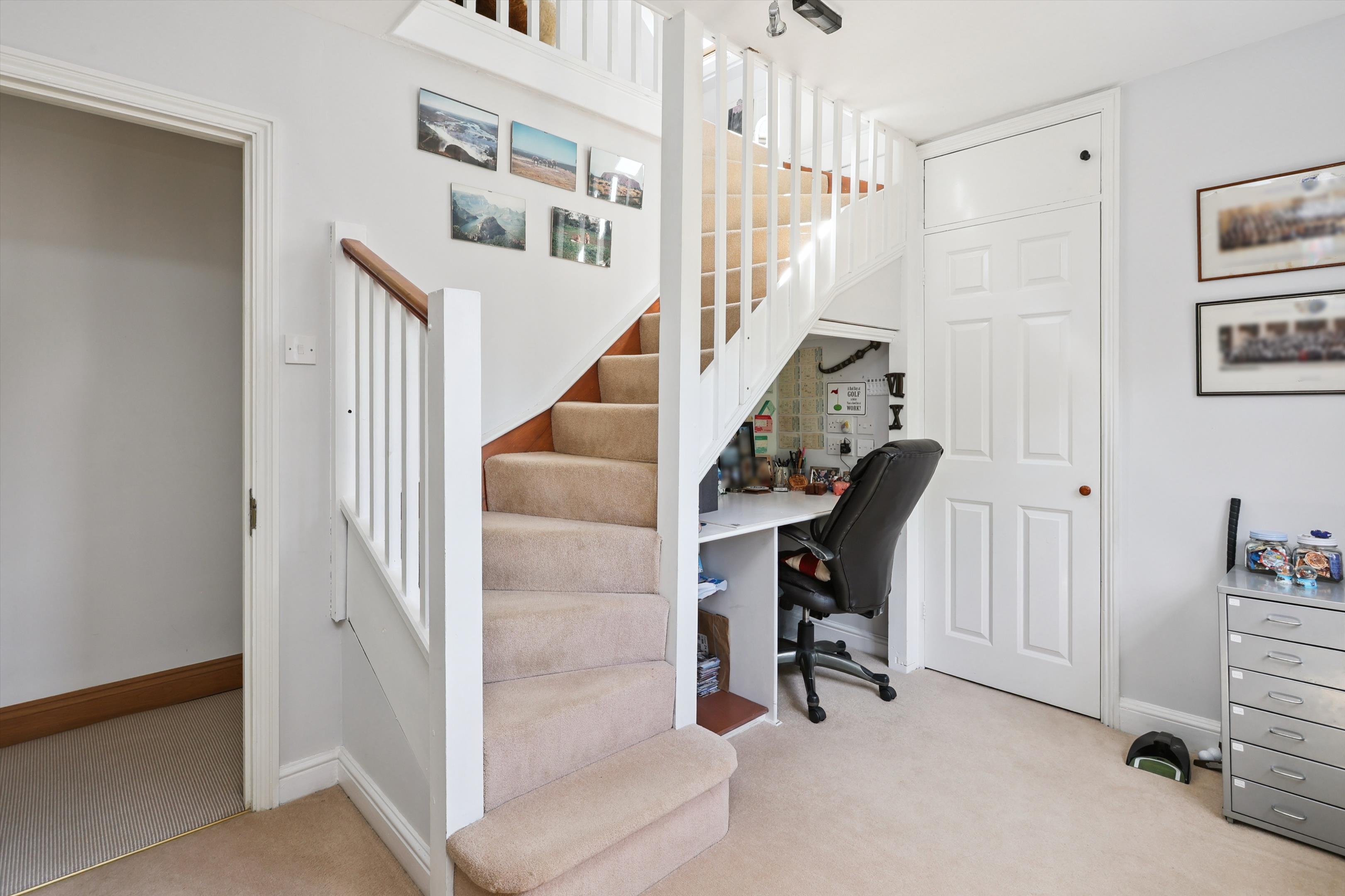 Warren Lane, Pyrford, Surrey, GU22