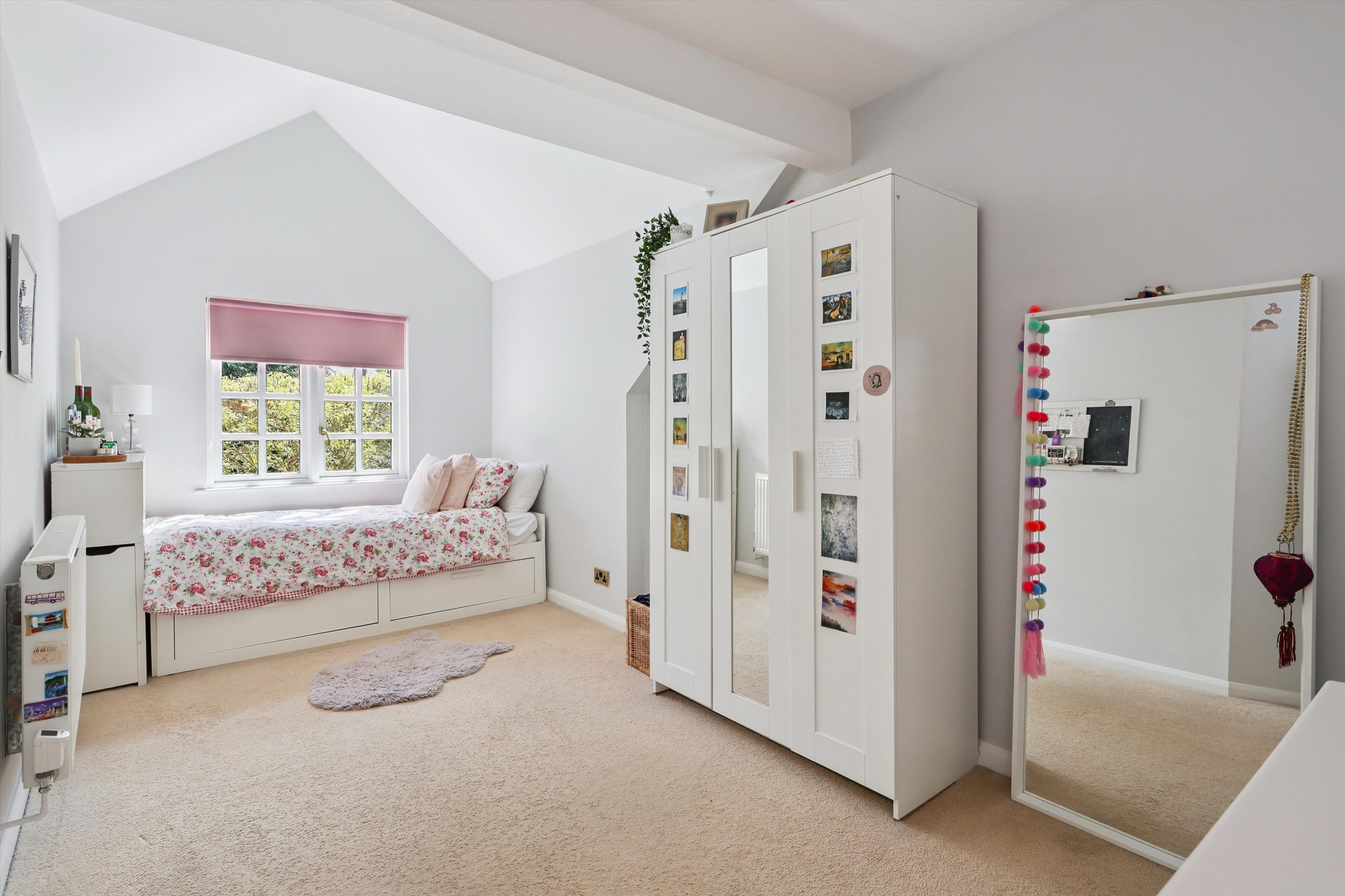 Warren Lane, Pyrford, Surrey, GU22