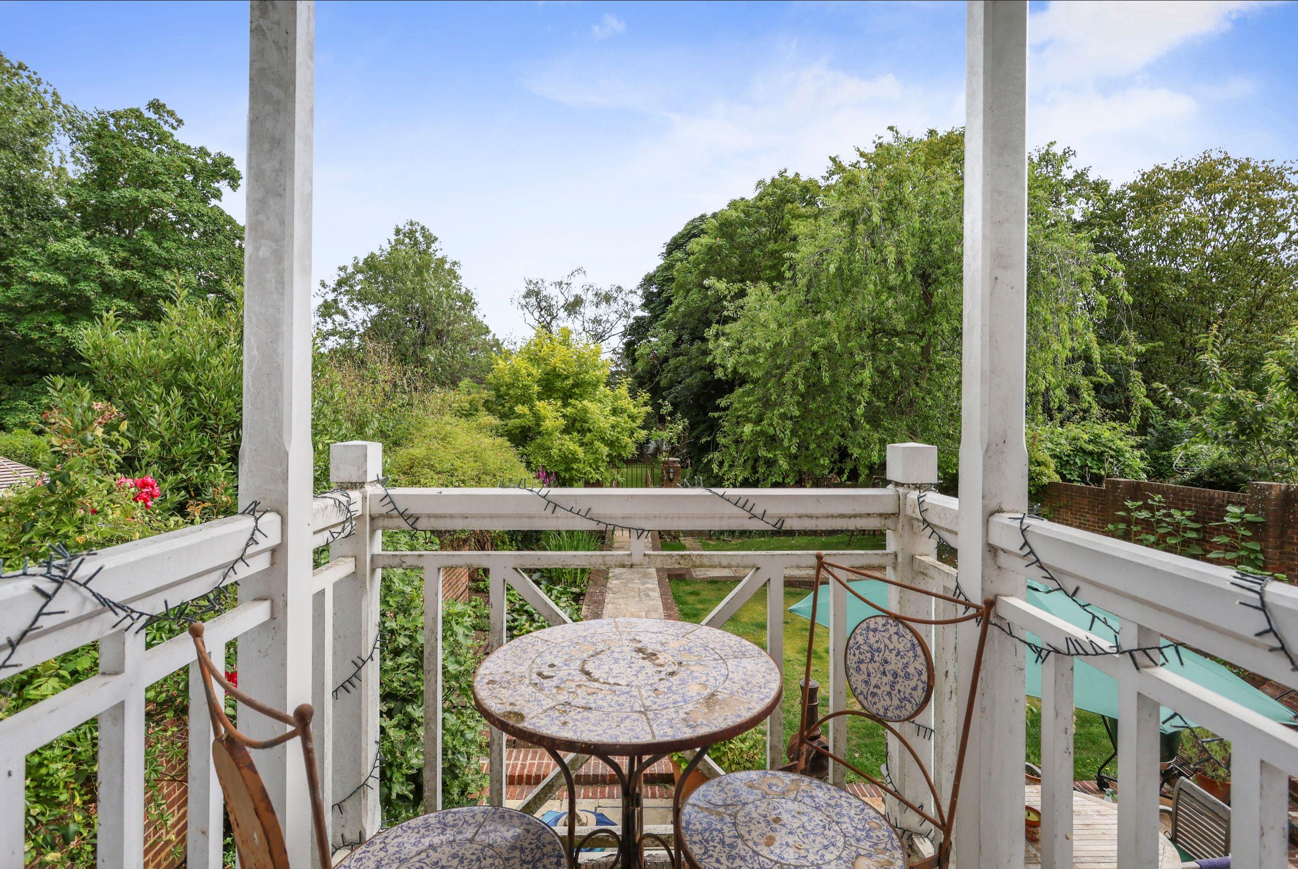 Thames Street, Sunbury-on-Thames, Surrey, TW16