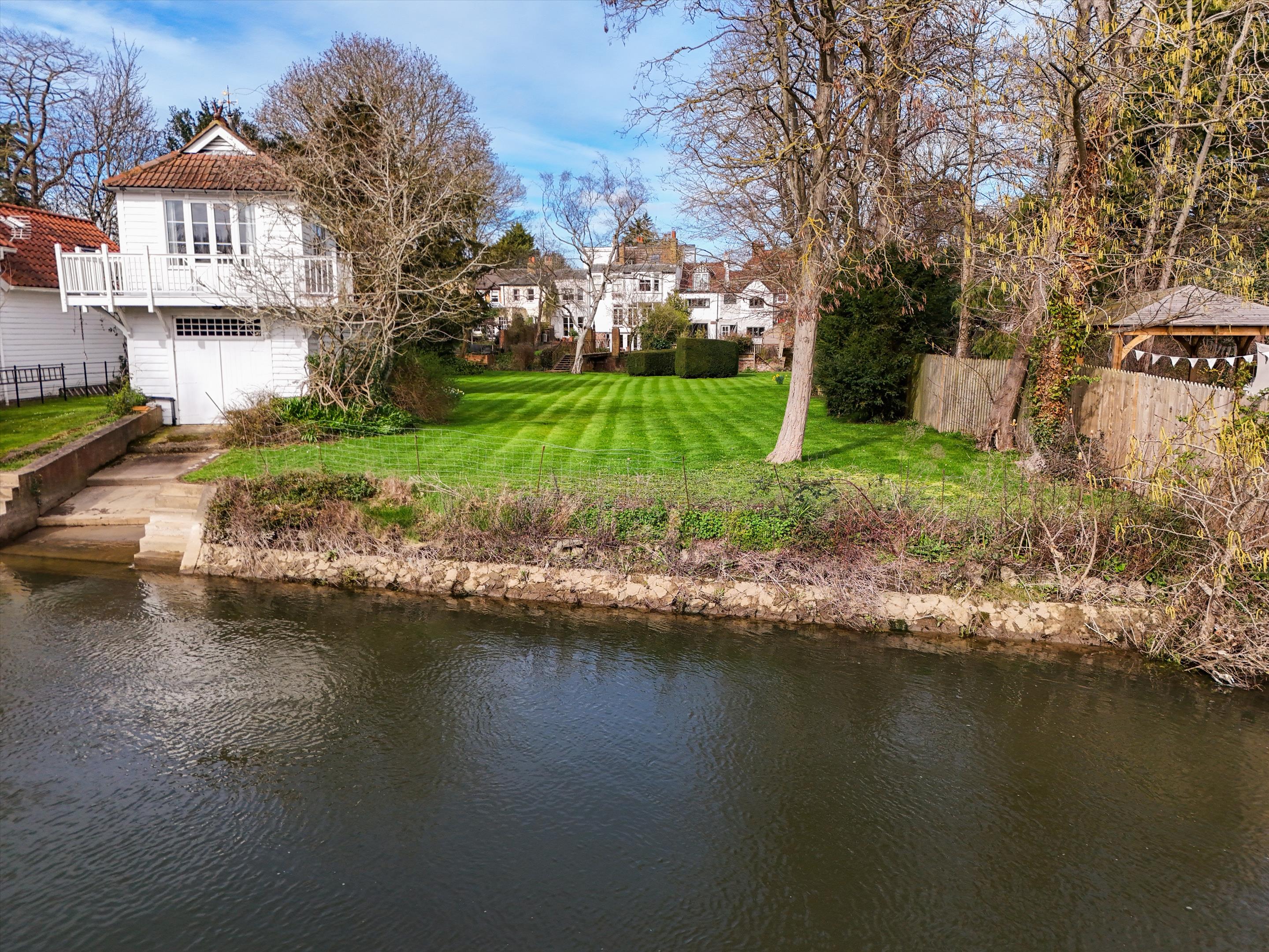 Thames Street, Sunbury-on-Thames, Surrey, TW16