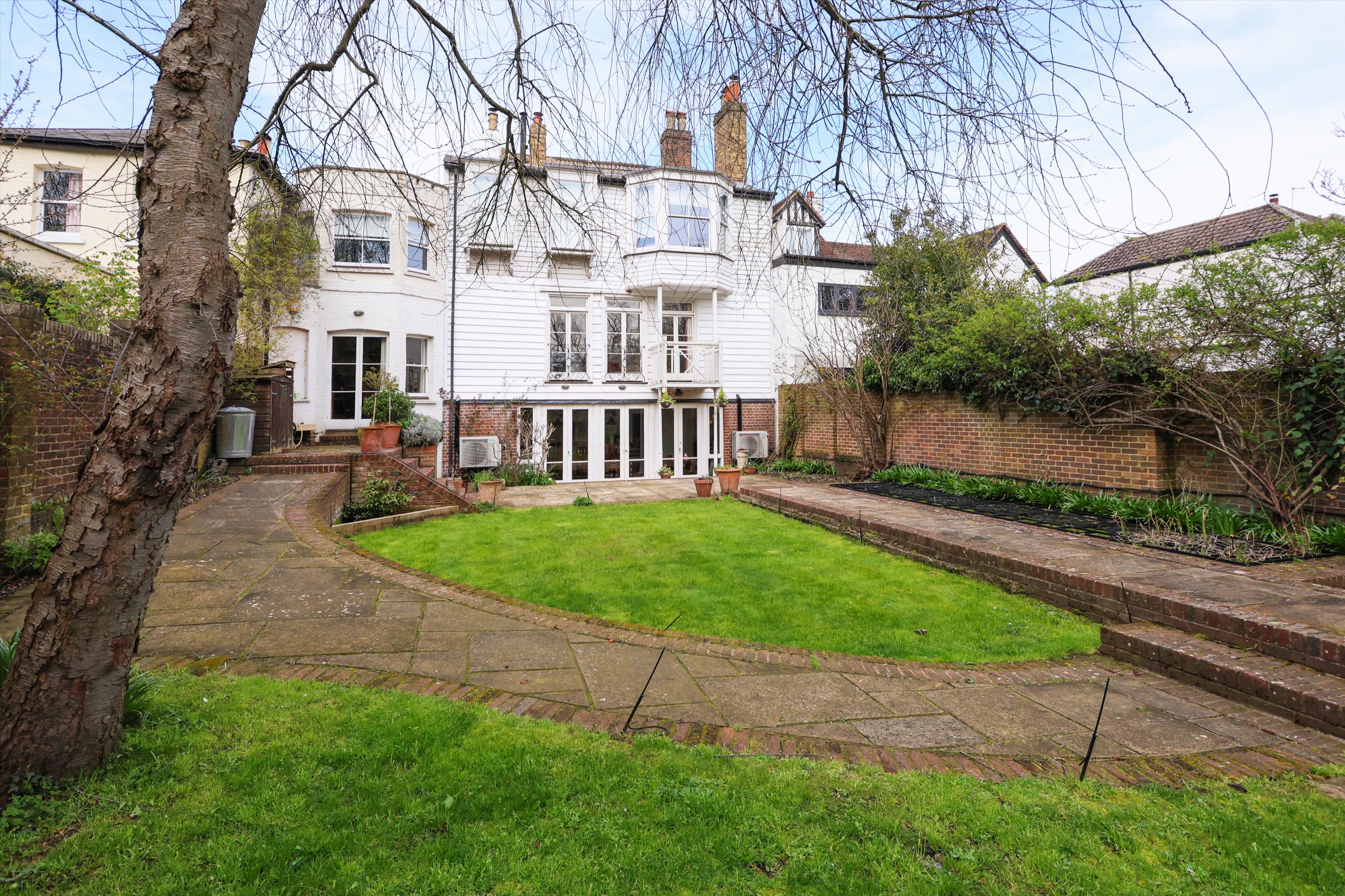 Thames Street, Sunbury-on-Thames, Surrey, TW16
