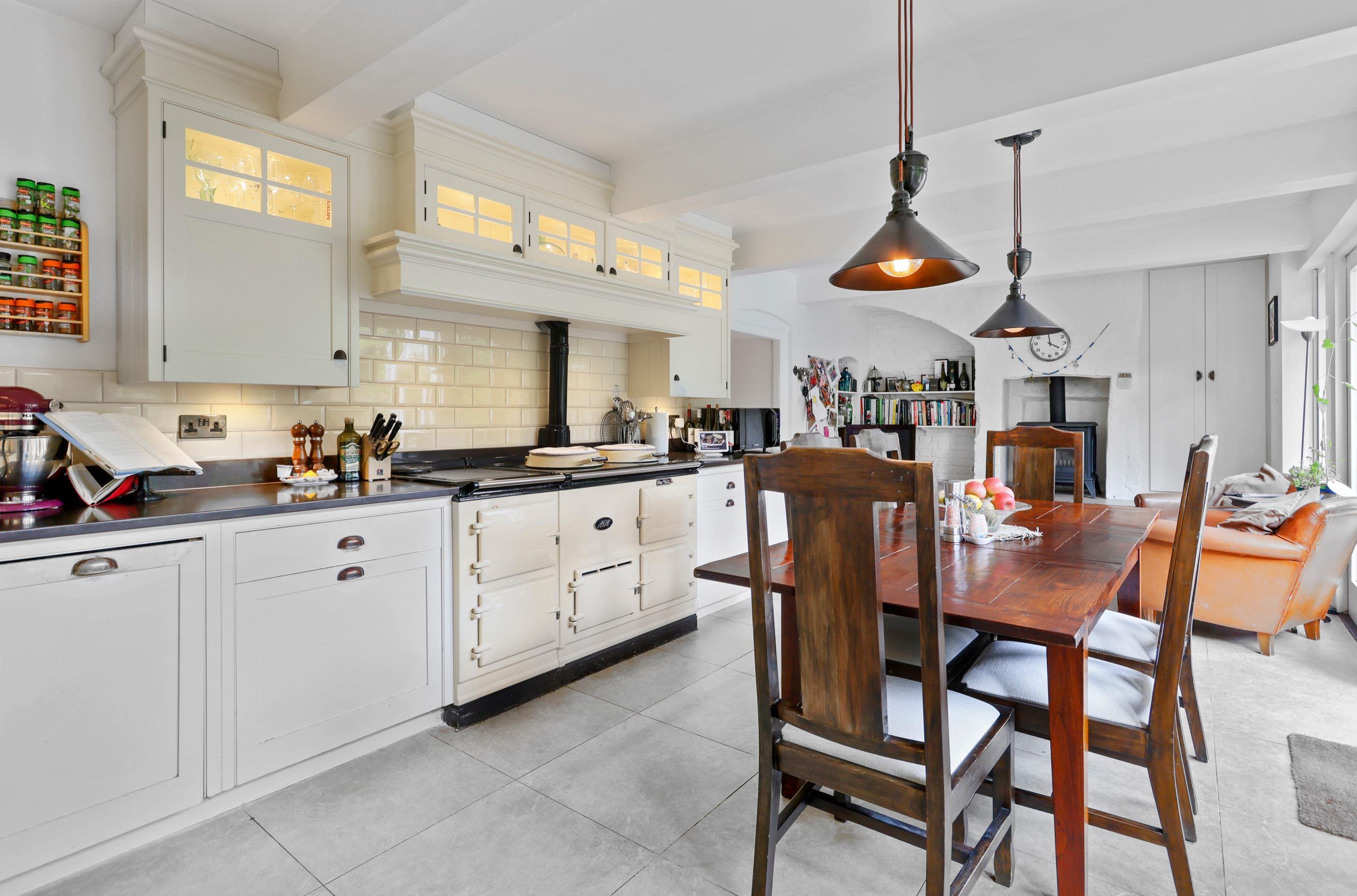 Thames Street, Sunbury-on-Thames, Surrey, TW16