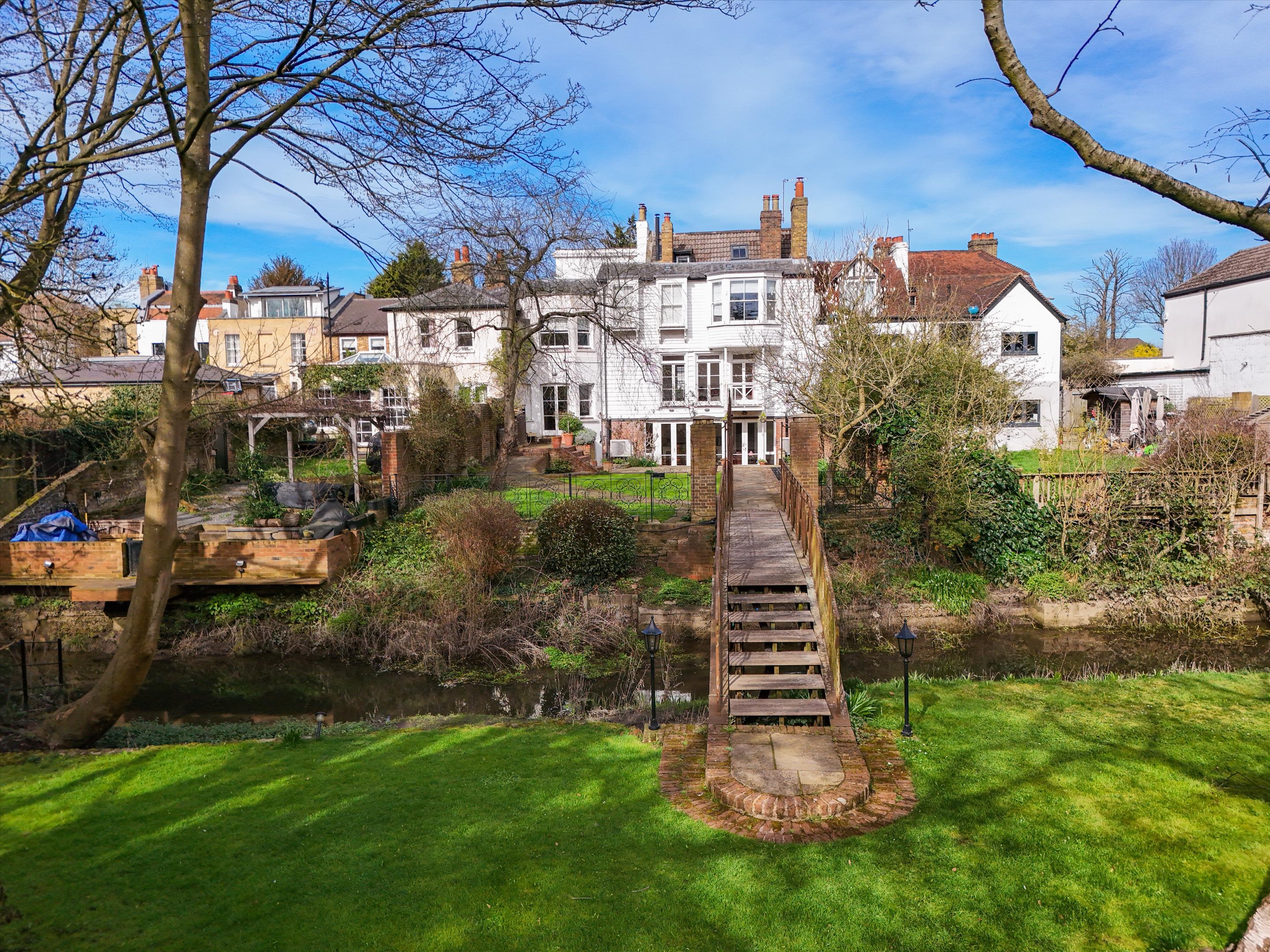 Thames Street, Sunbury-on-Thames, Surrey, TW16