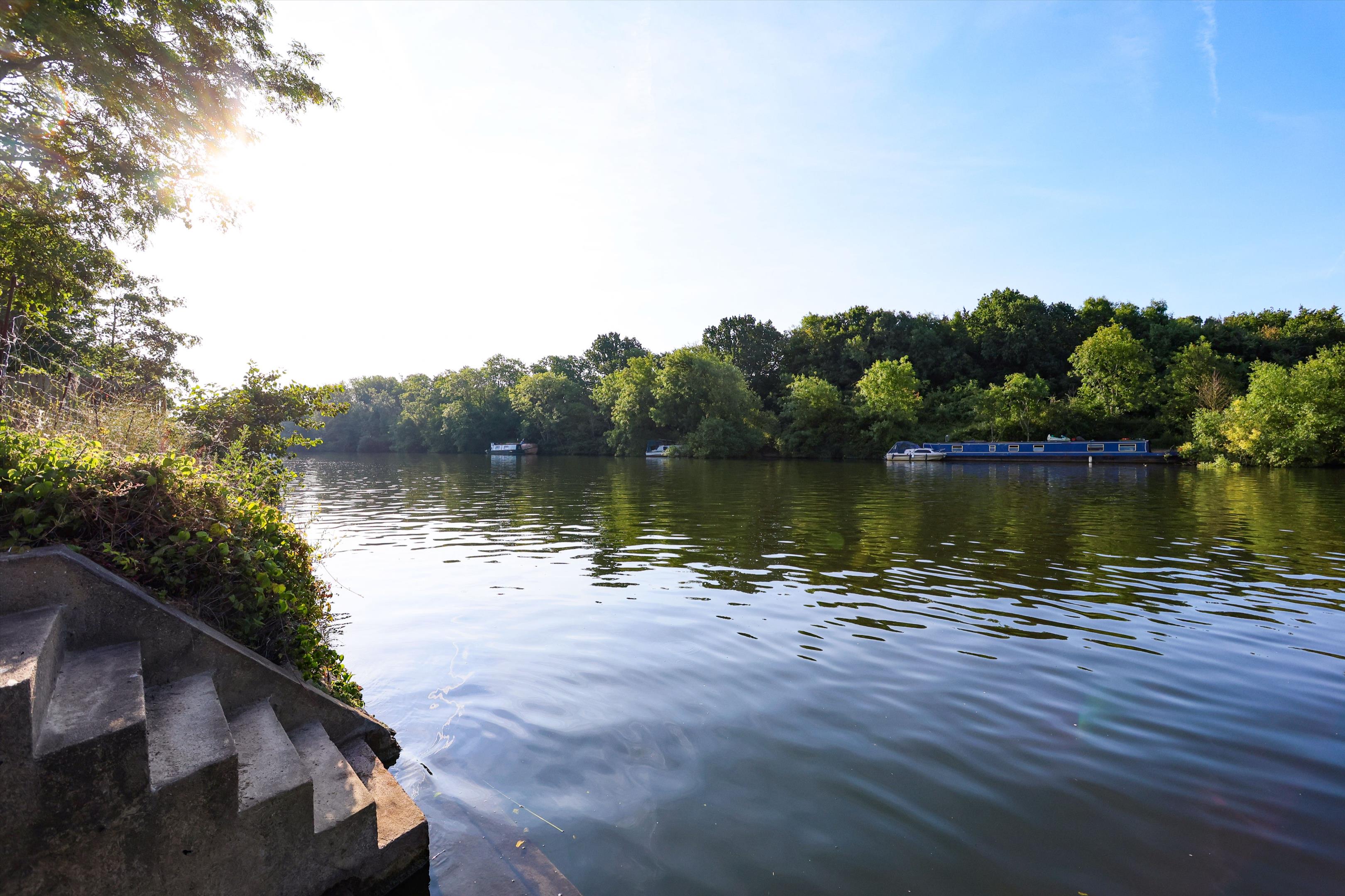 Thames Street, Sunbury-on-Thames, Surrey, TW16