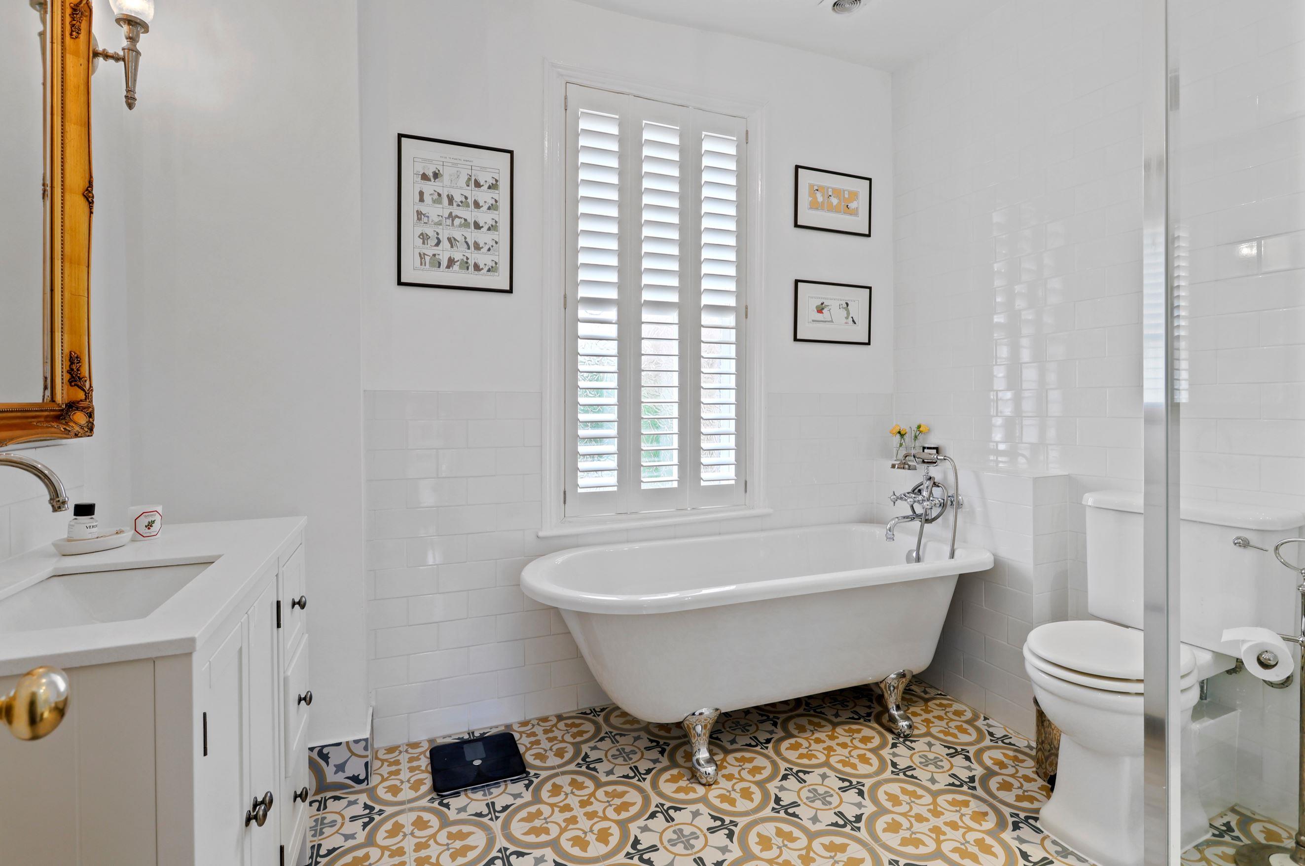 Thames Street, Sunbury-on-Thames, Surrey, TW16