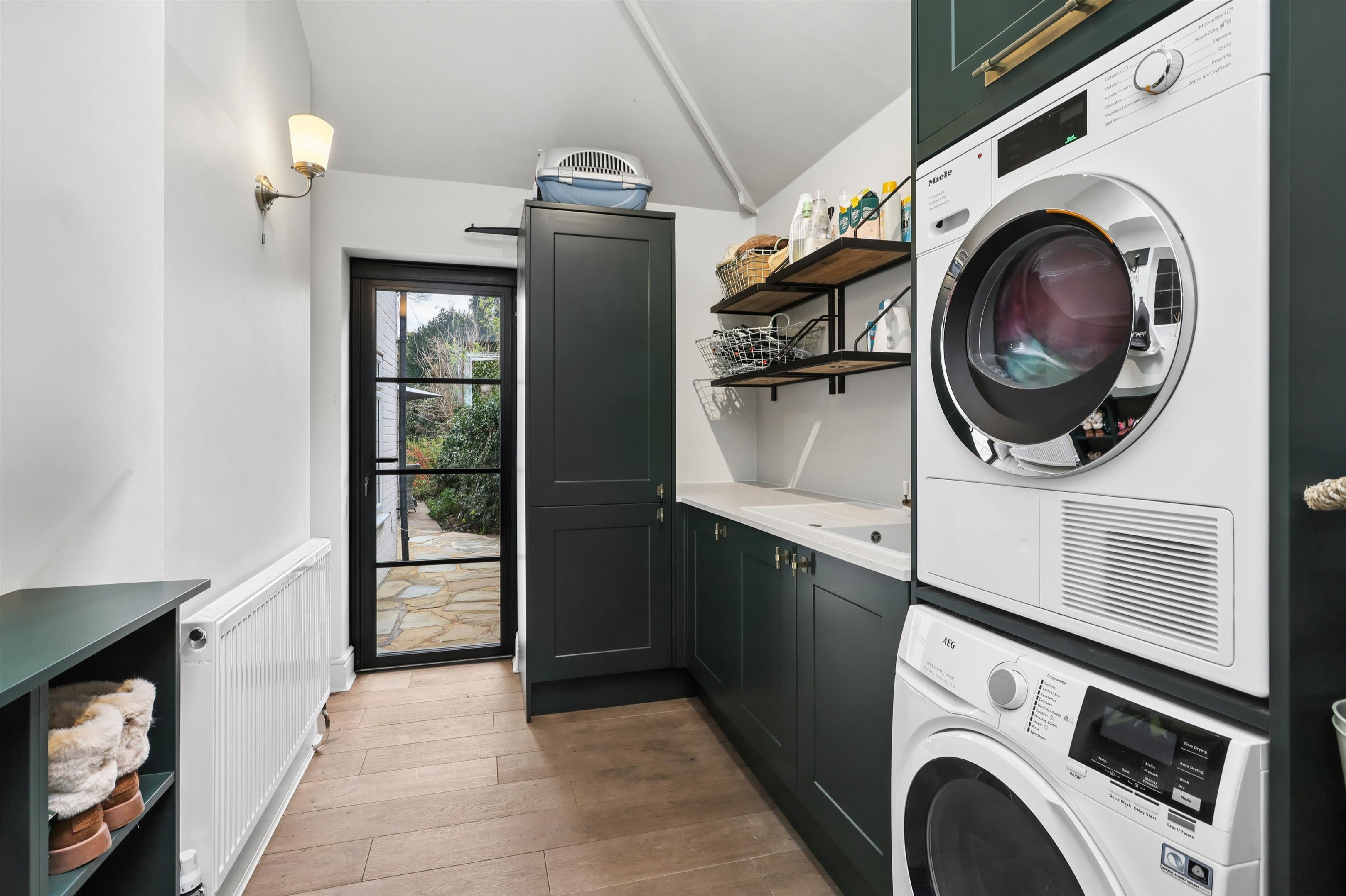 St. Marys Road, Weybridge, Surrey KT13