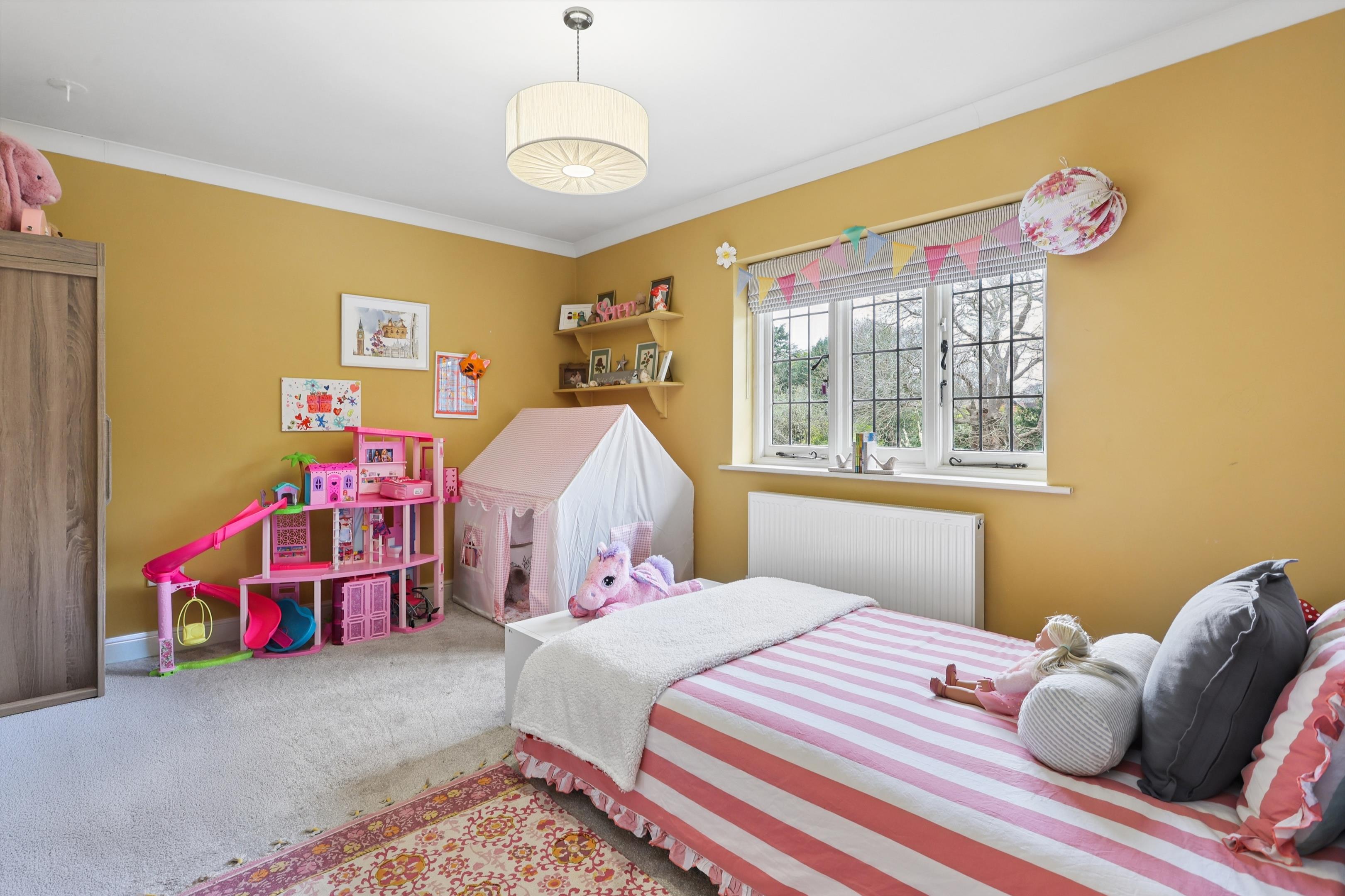 St. Marys Road, Weybridge, Surrey KT13