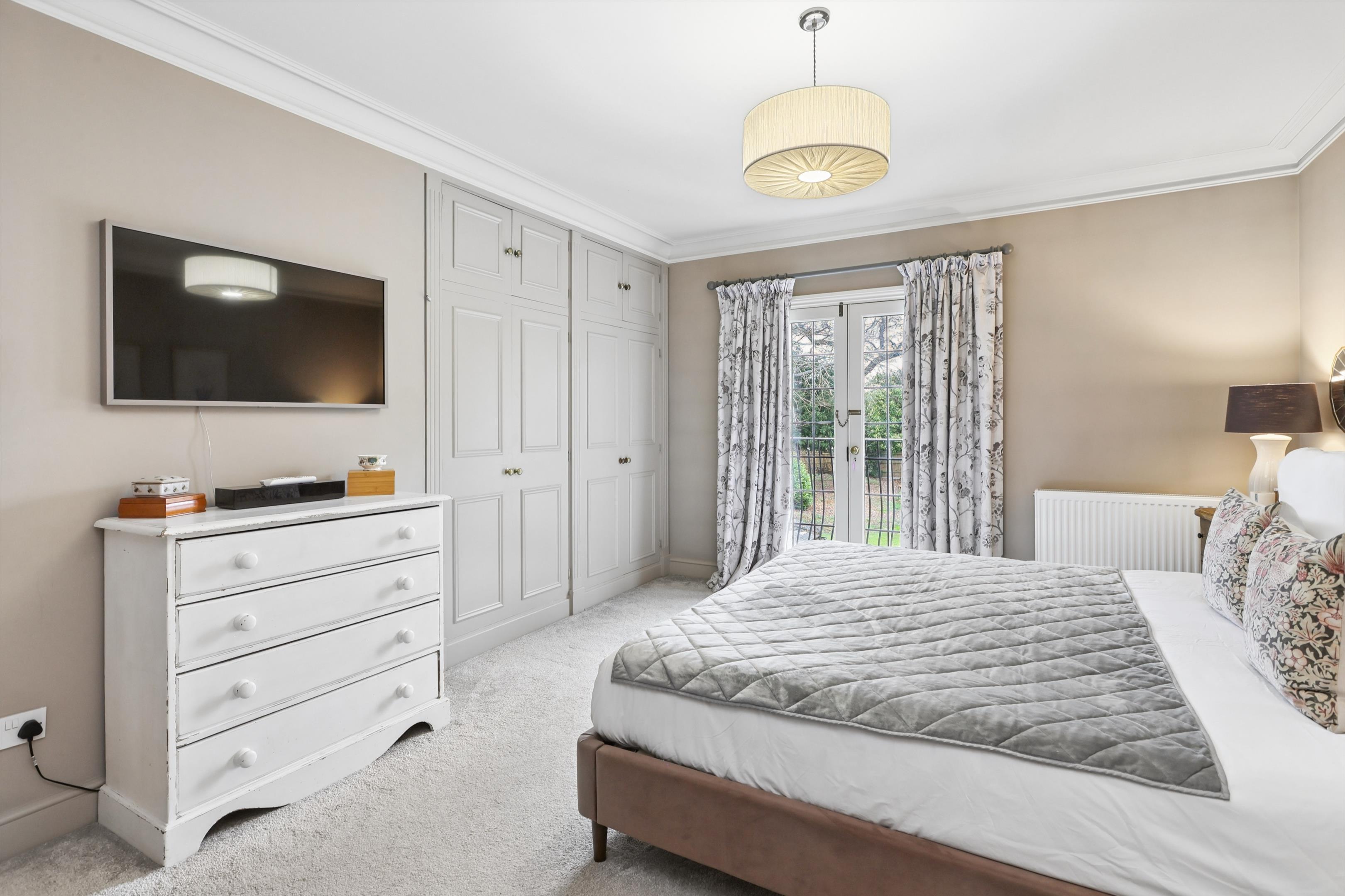 St. Marys Road, Weybridge, Surrey KT13
