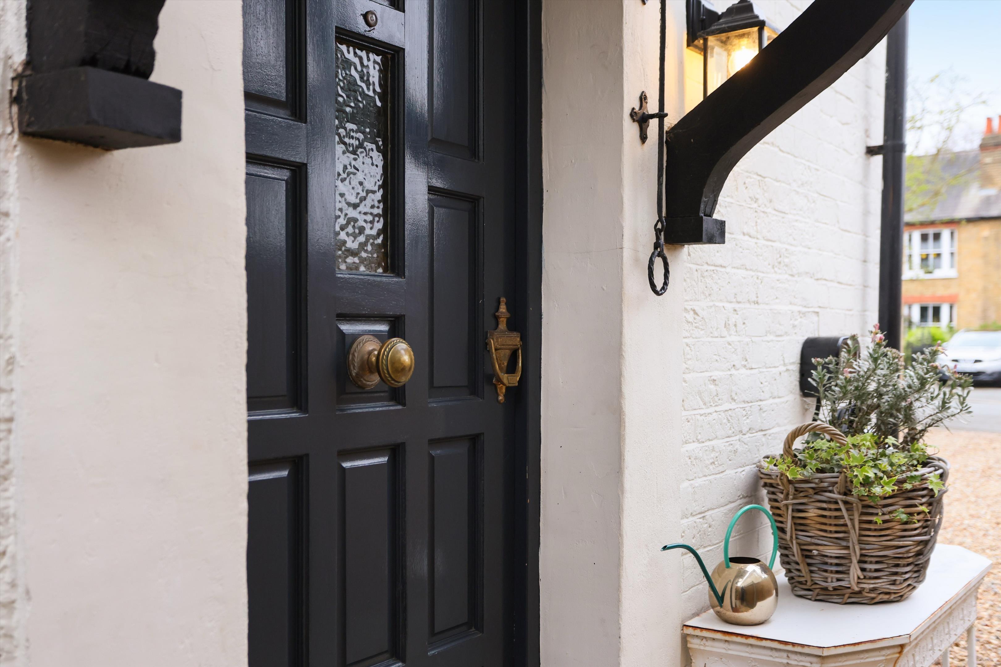 St. Marys Road, Weybridge, Surrey KT13