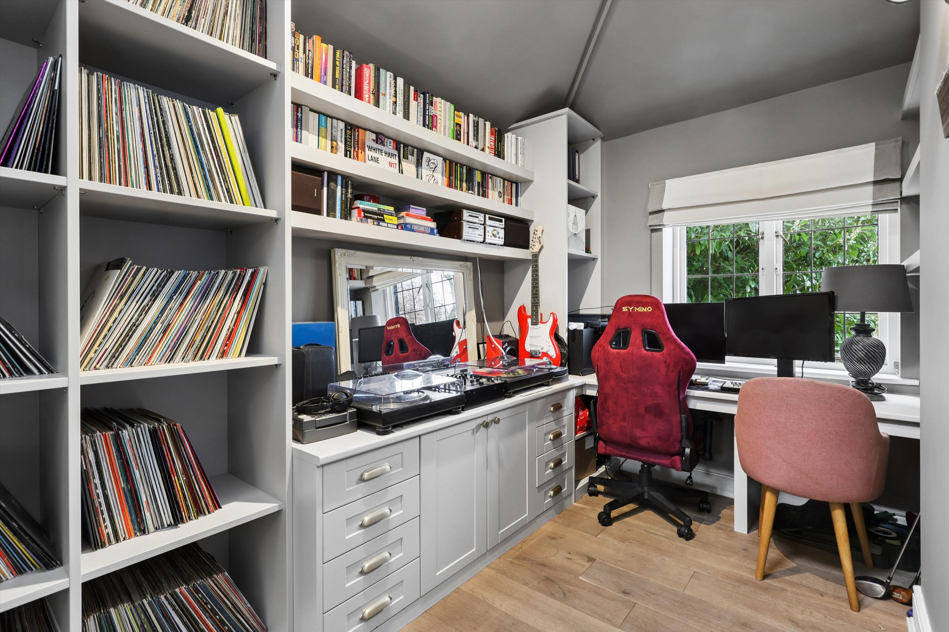 St. Marys Road, Weybridge, Surrey KT13