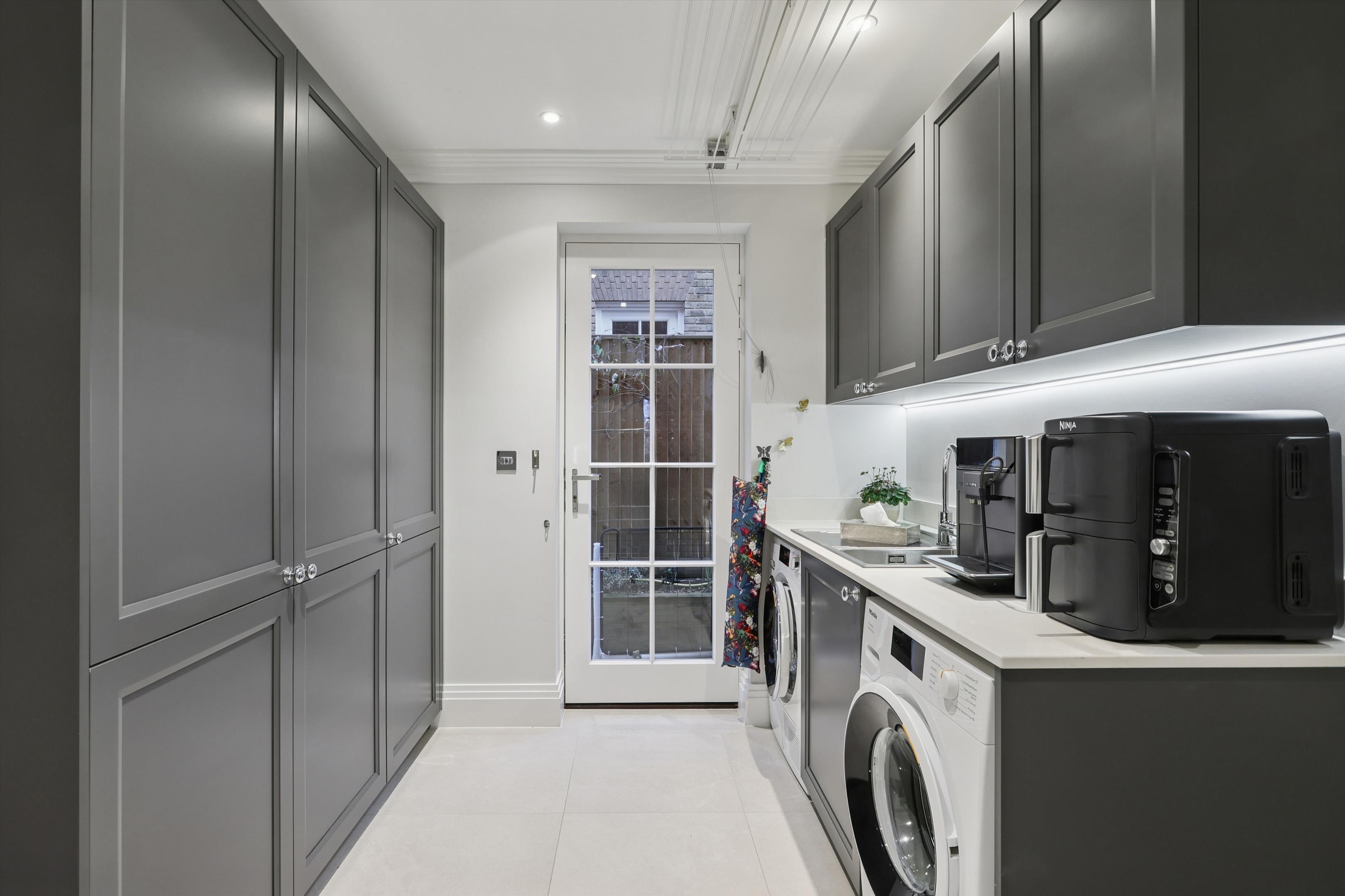 Broadoaks Park Road, West Byfleet, Surrey, KT14