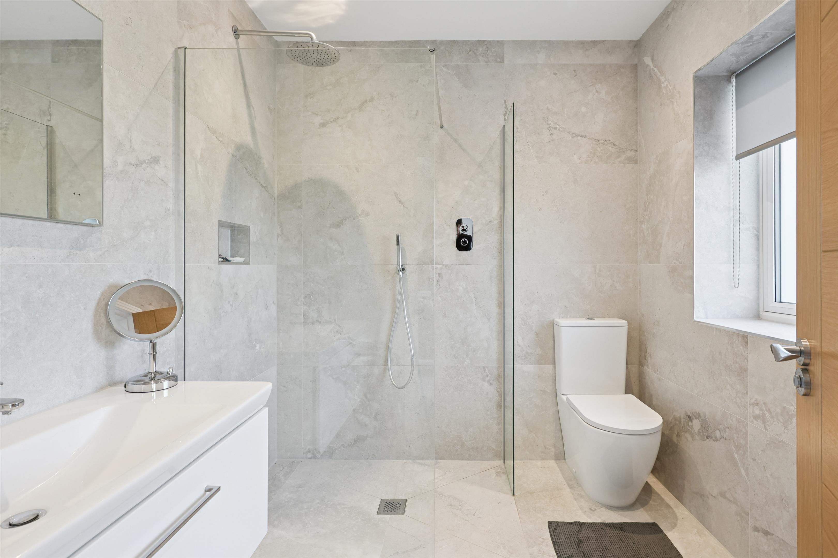 Pine Grove, Weybridge, Surrey, KT13