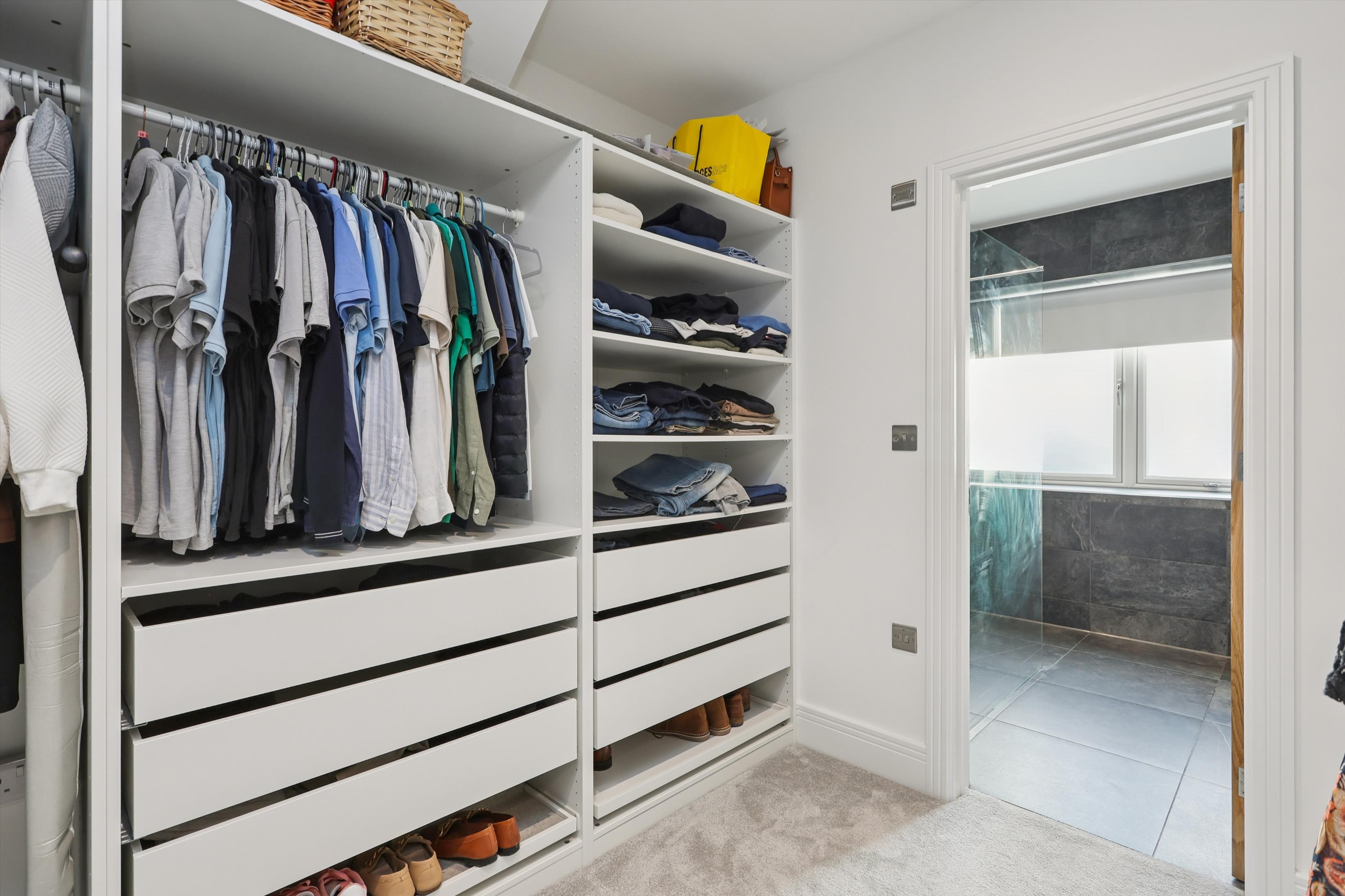 Pine Grove, Weybridge, Surrey, KT13