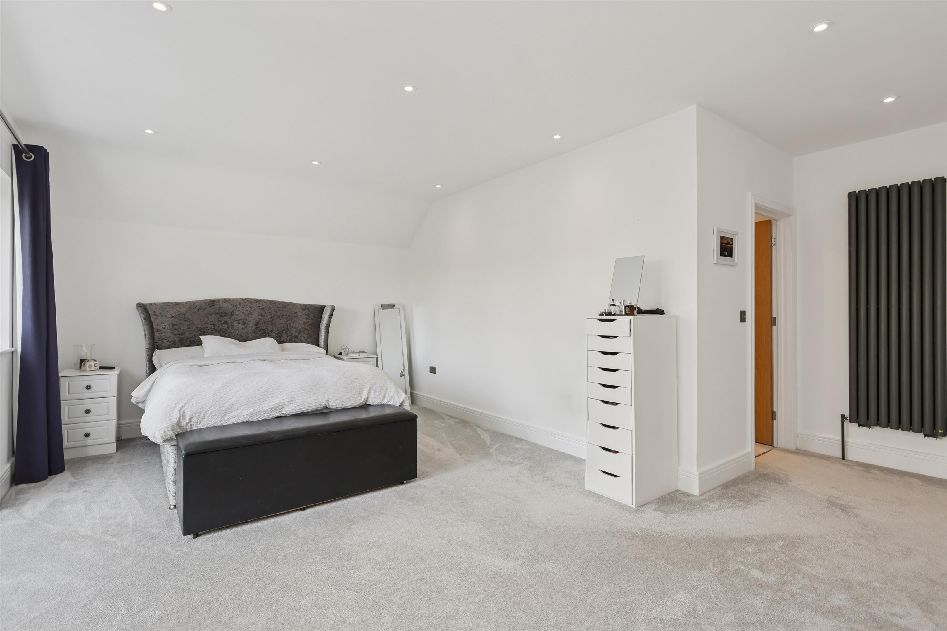 Pine Grove, Weybridge, Surrey, KT13