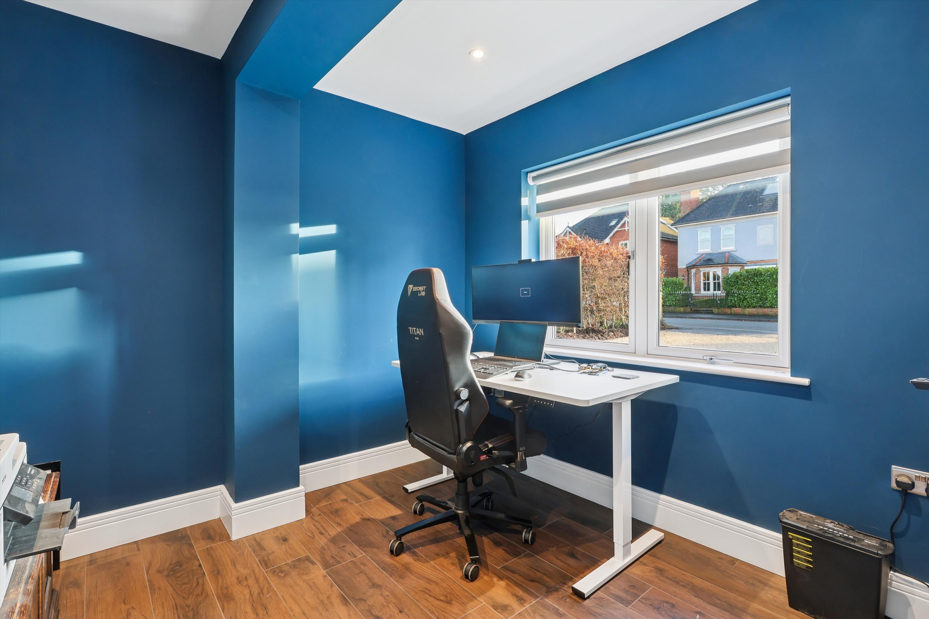 Pine Grove, Weybridge, Surrey, KT13