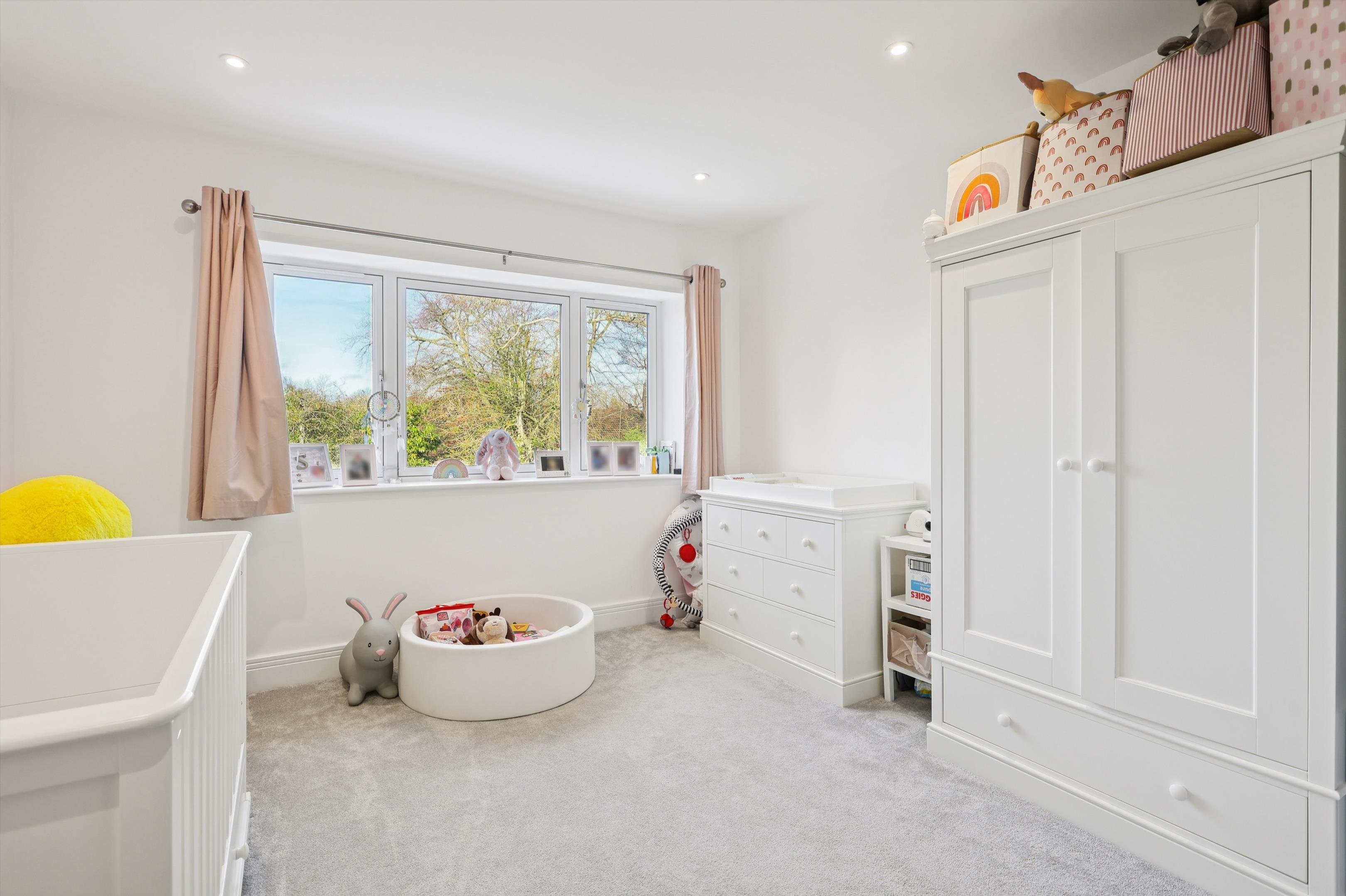 Pine Grove, Weybridge, Surrey, KT13