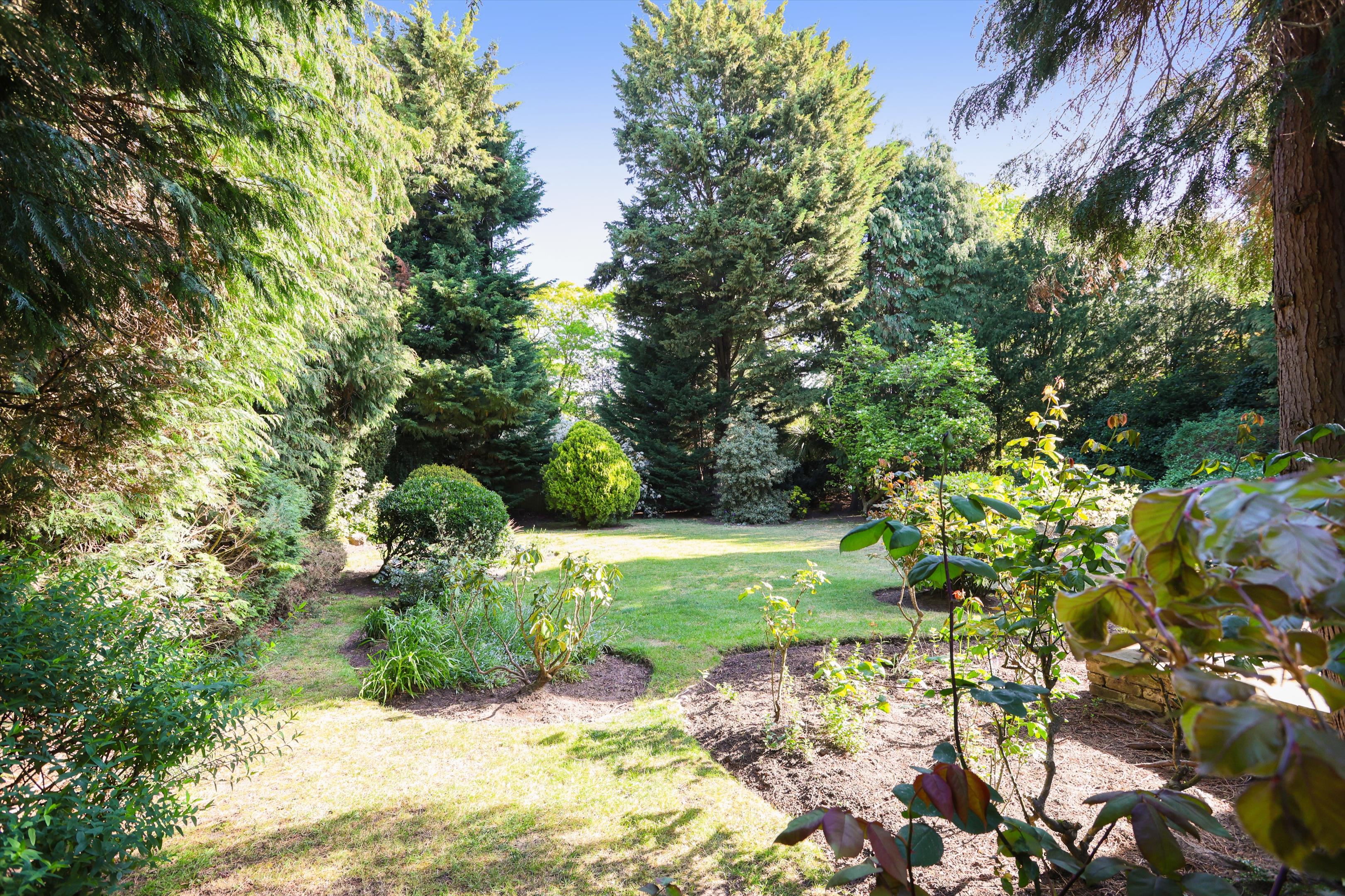 Firfields, Weybridge, Surrey KT13