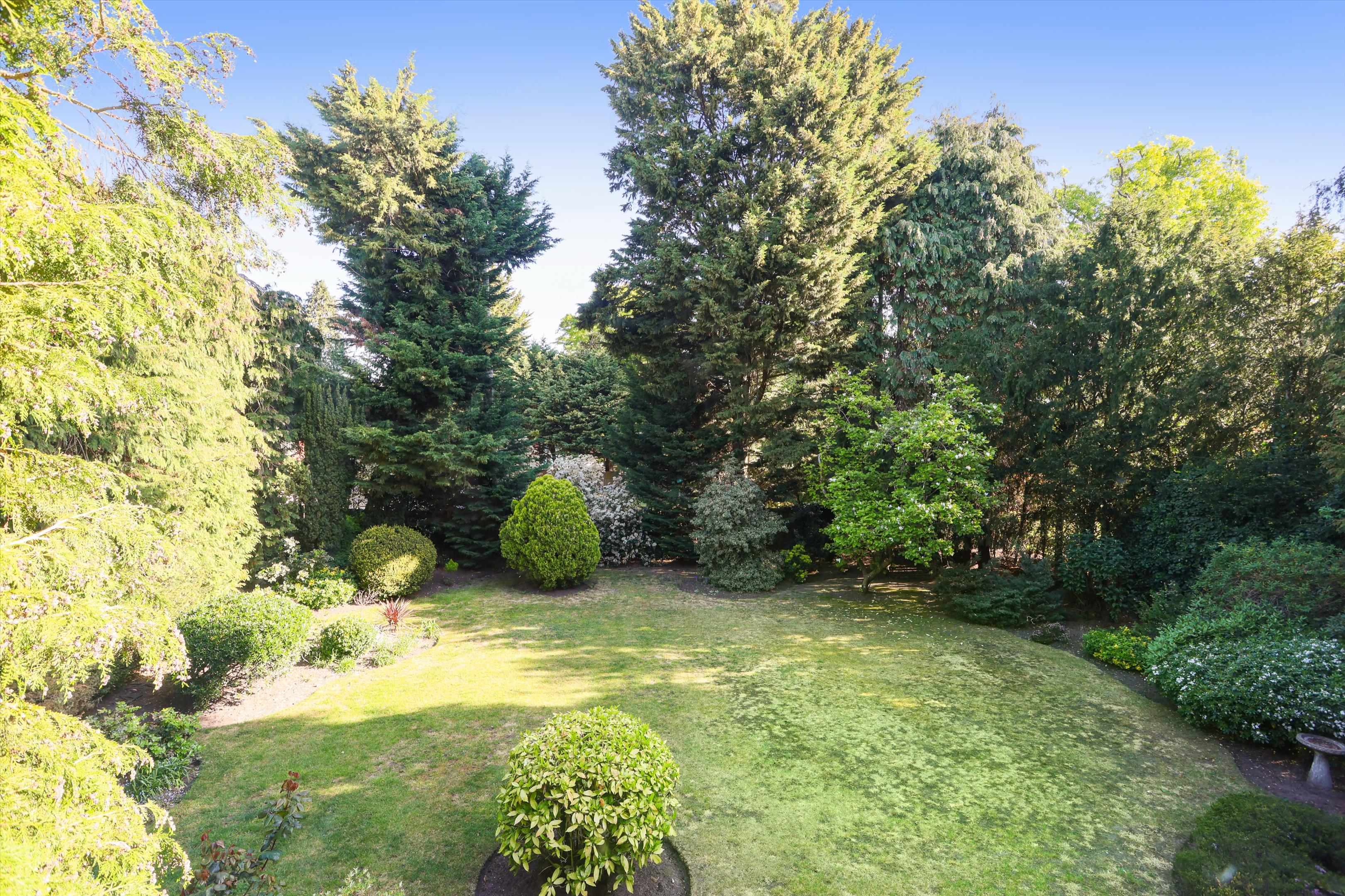 Firfields, Weybridge, Surrey KT13
