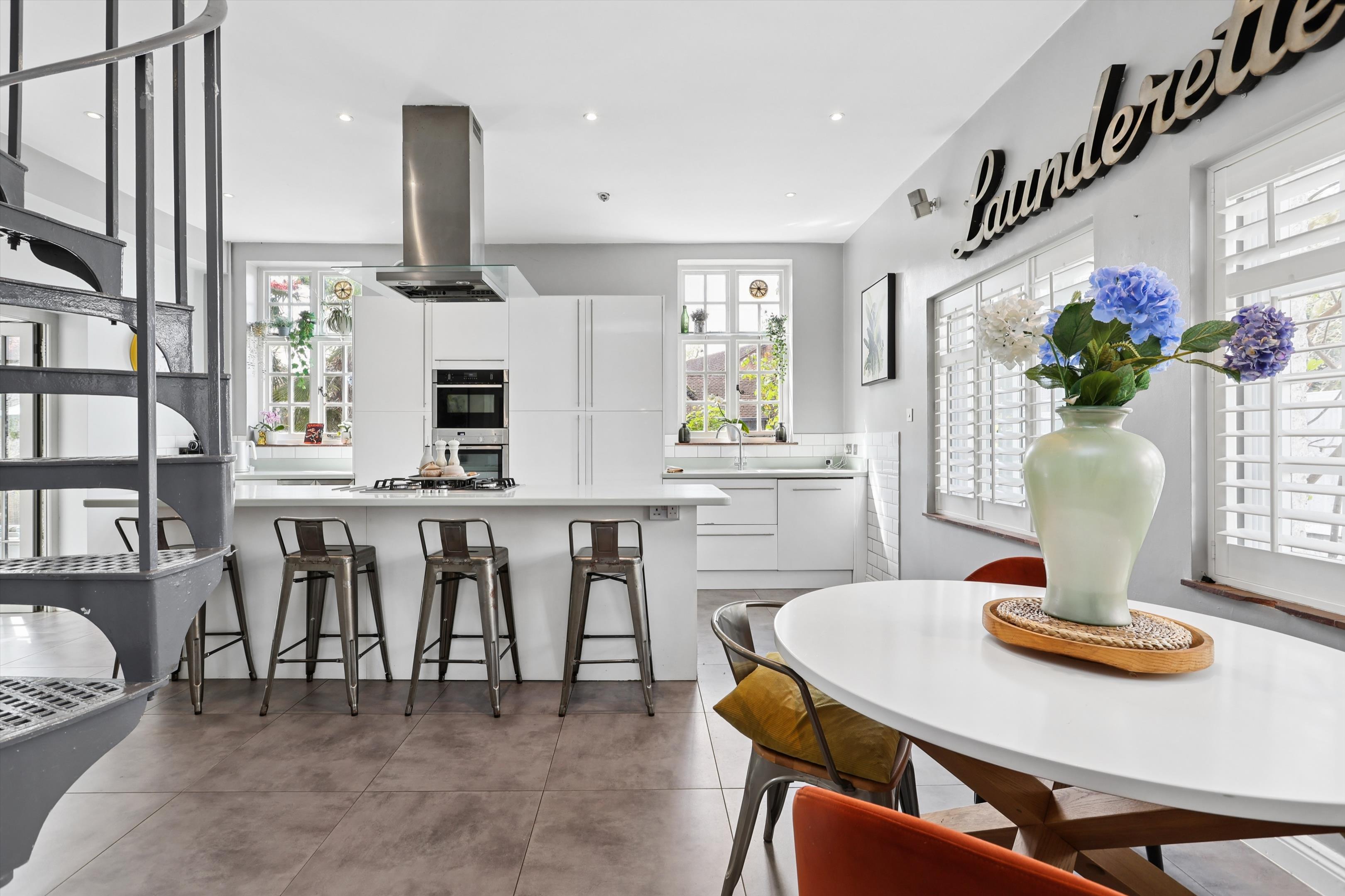 Oatlands Drive, Weybridge, Surrey KT13
