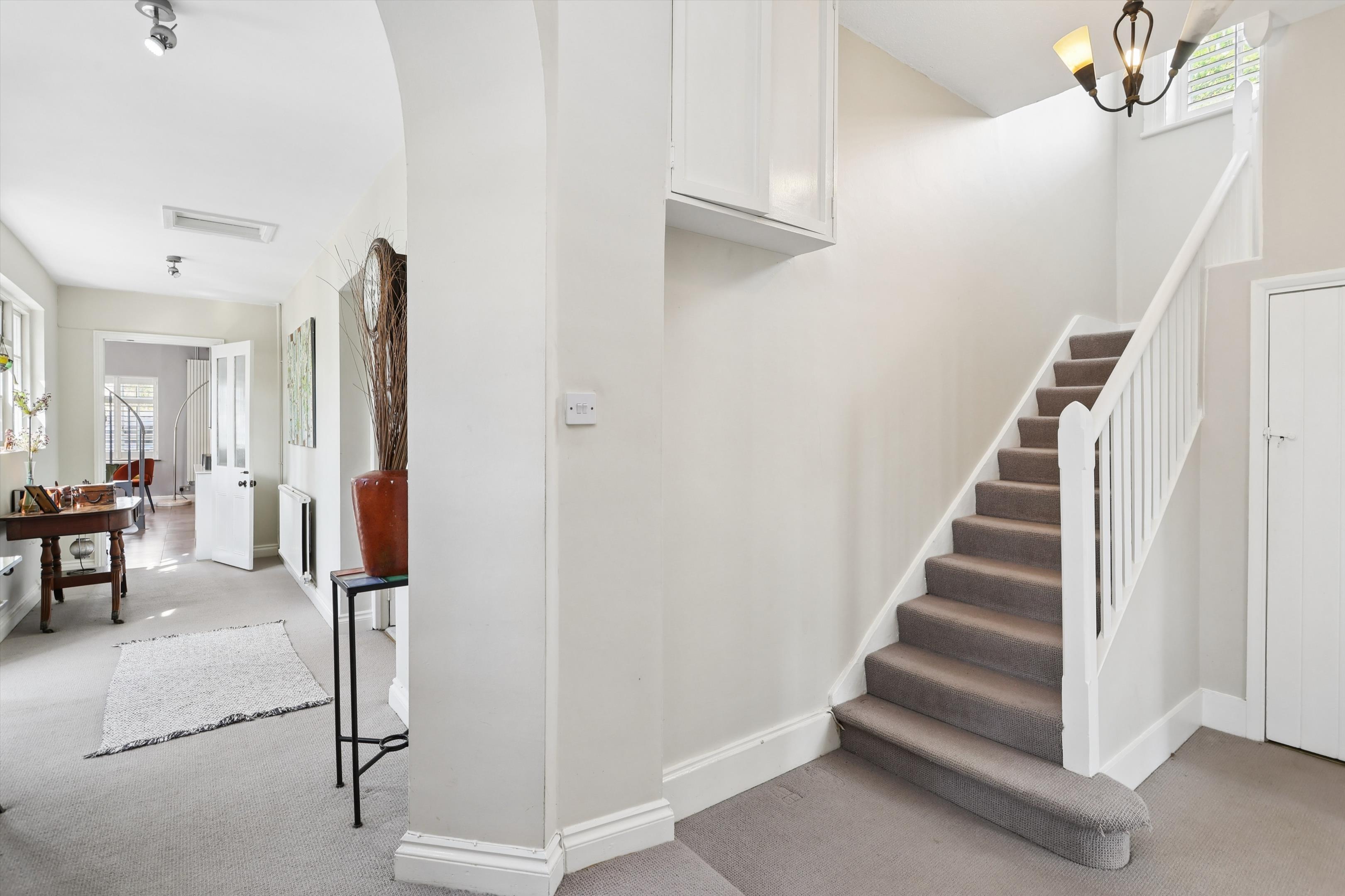 Oatlands Drive, Weybridge, Surrey KT13