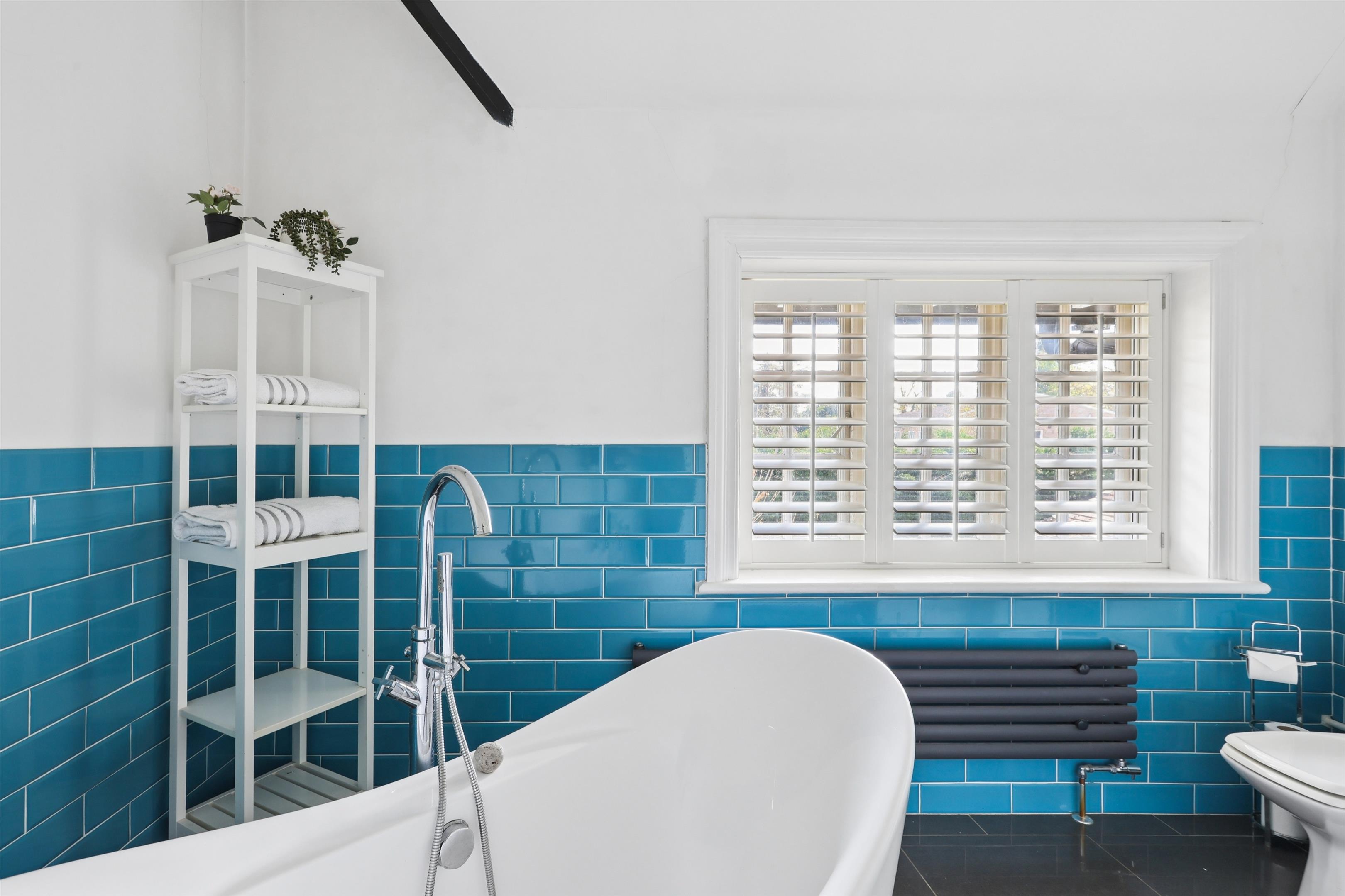Oatlands Drive, Weybridge, Surrey KT13