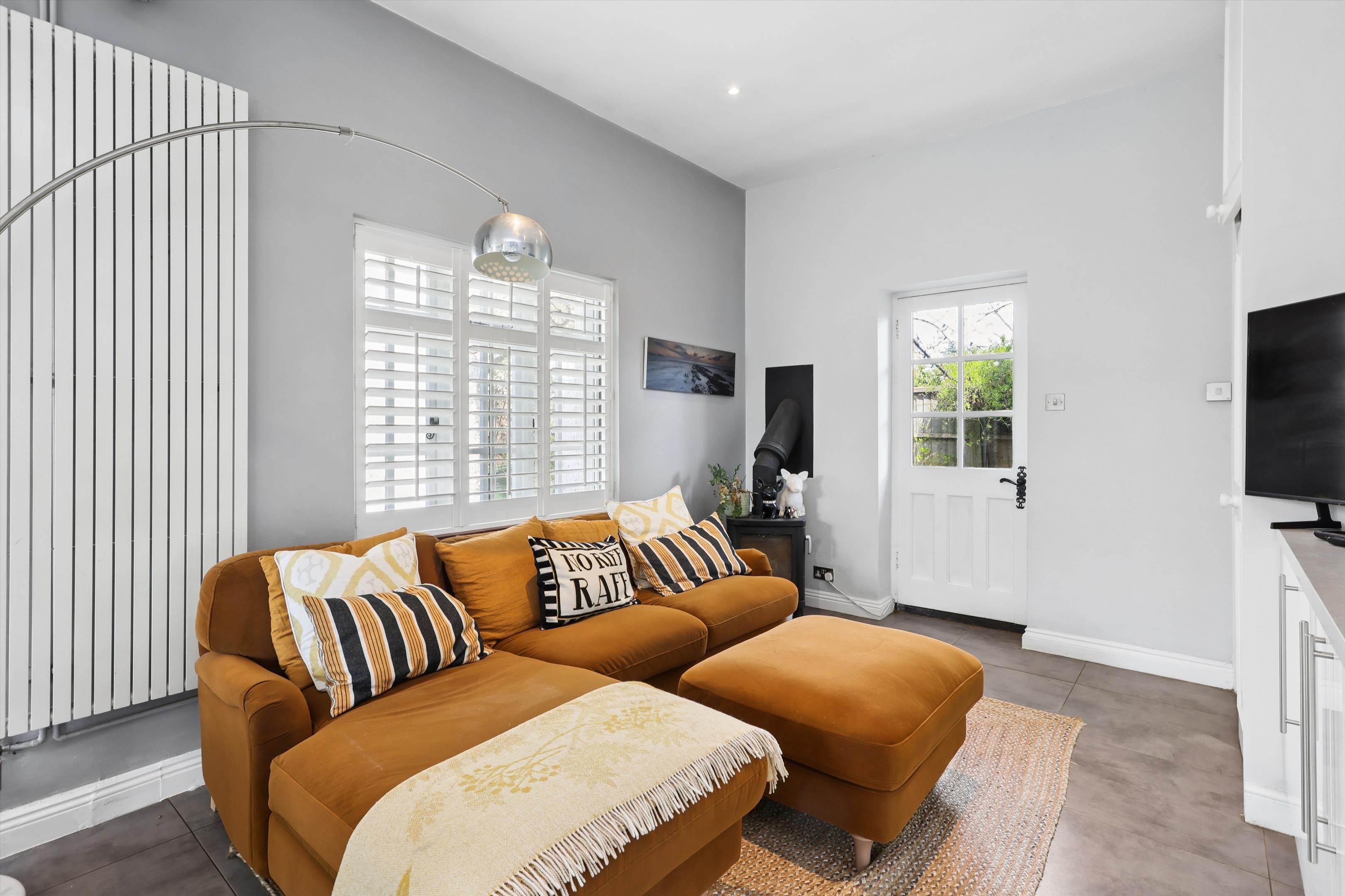Oatlands Drive, Weybridge, Surrey KT13