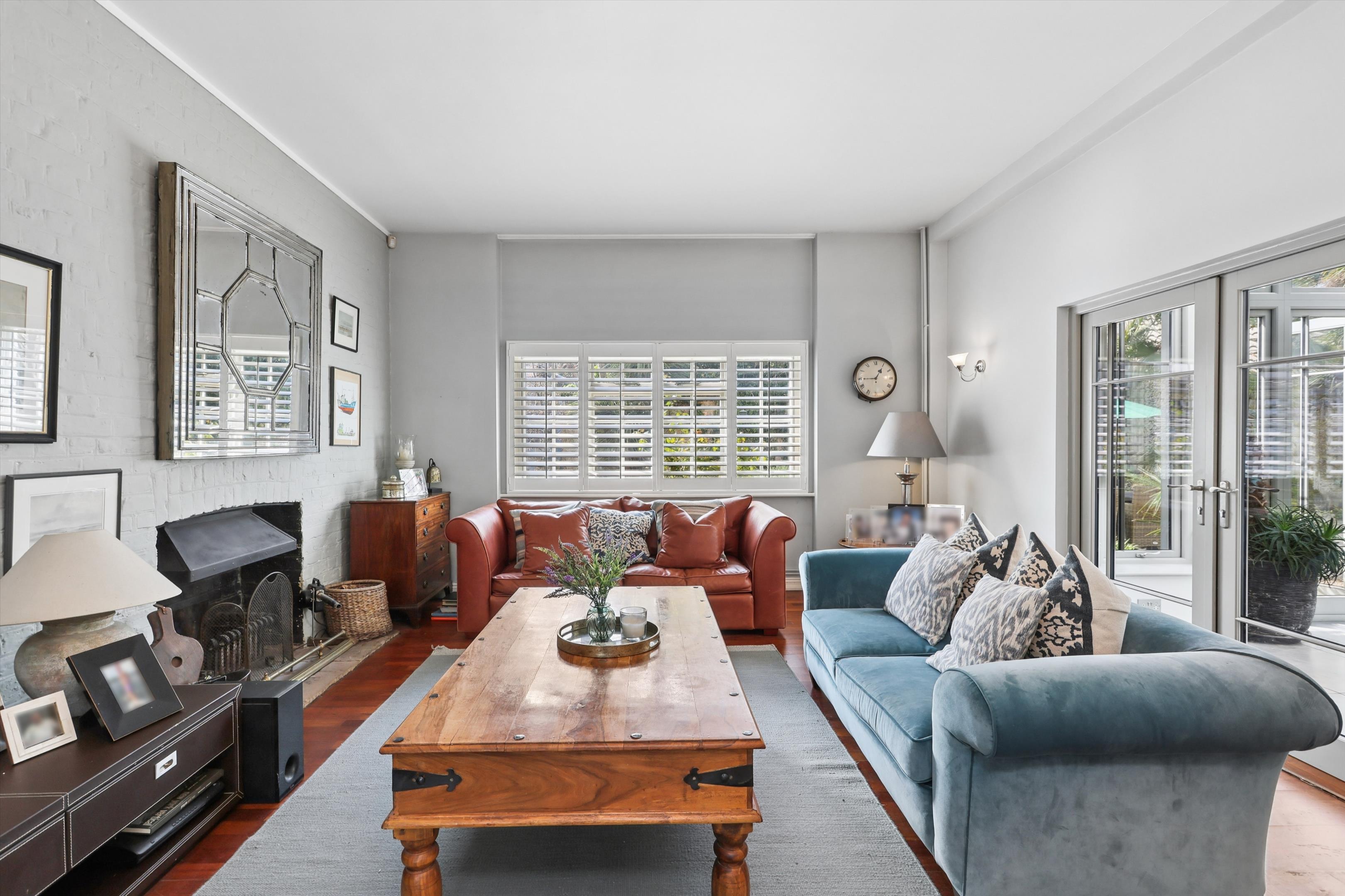 Oatlands Drive, Weybridge, Surrey KT13