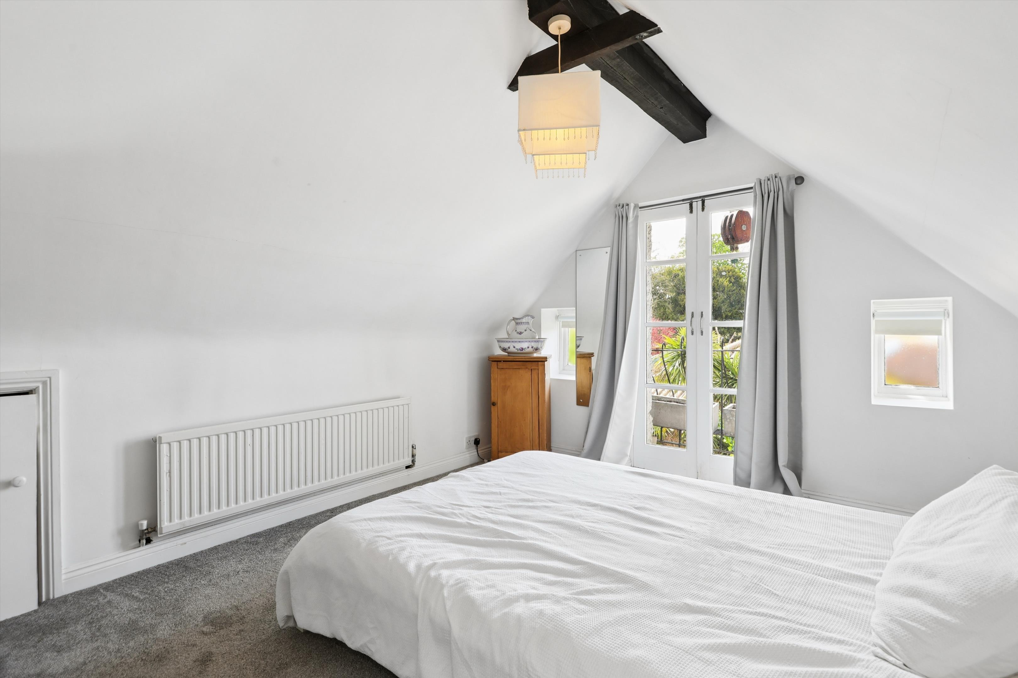 Oatlands Drive, Weybridge, Surrey KT13