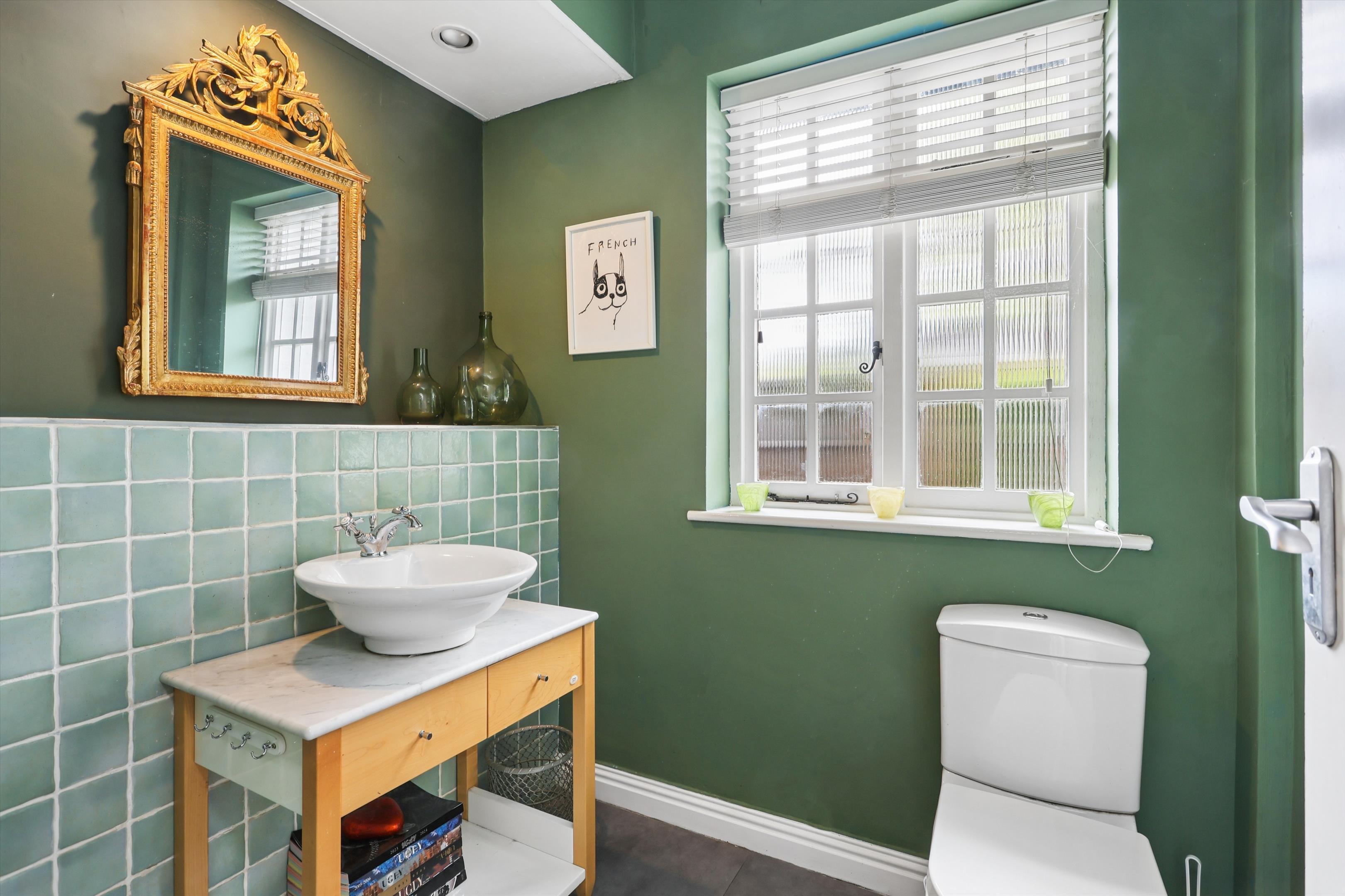 Oatlands Drive, Weybridge, Surrey KT13