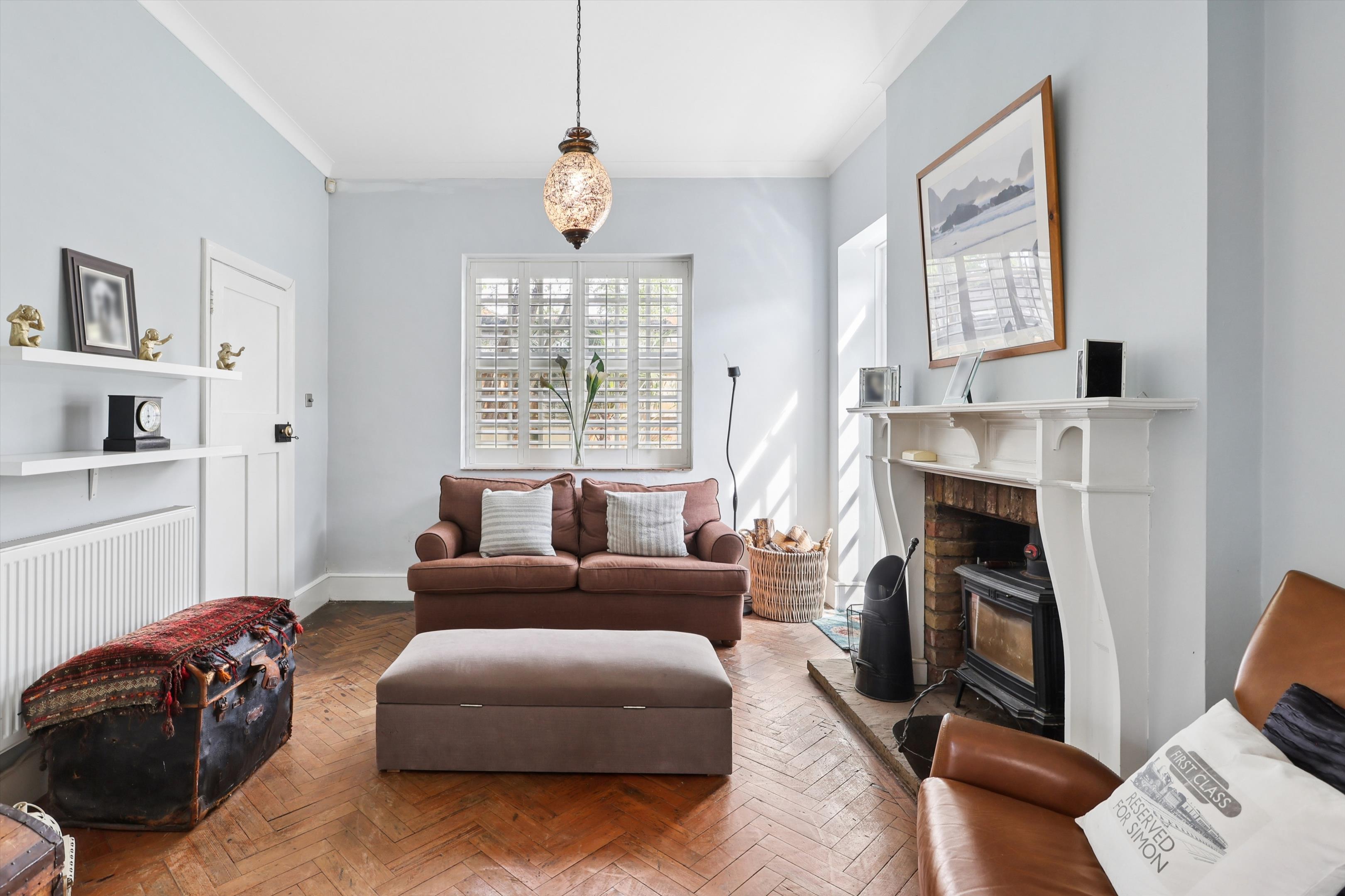 Oatlands Drive, Weybridge, Surrey KT13