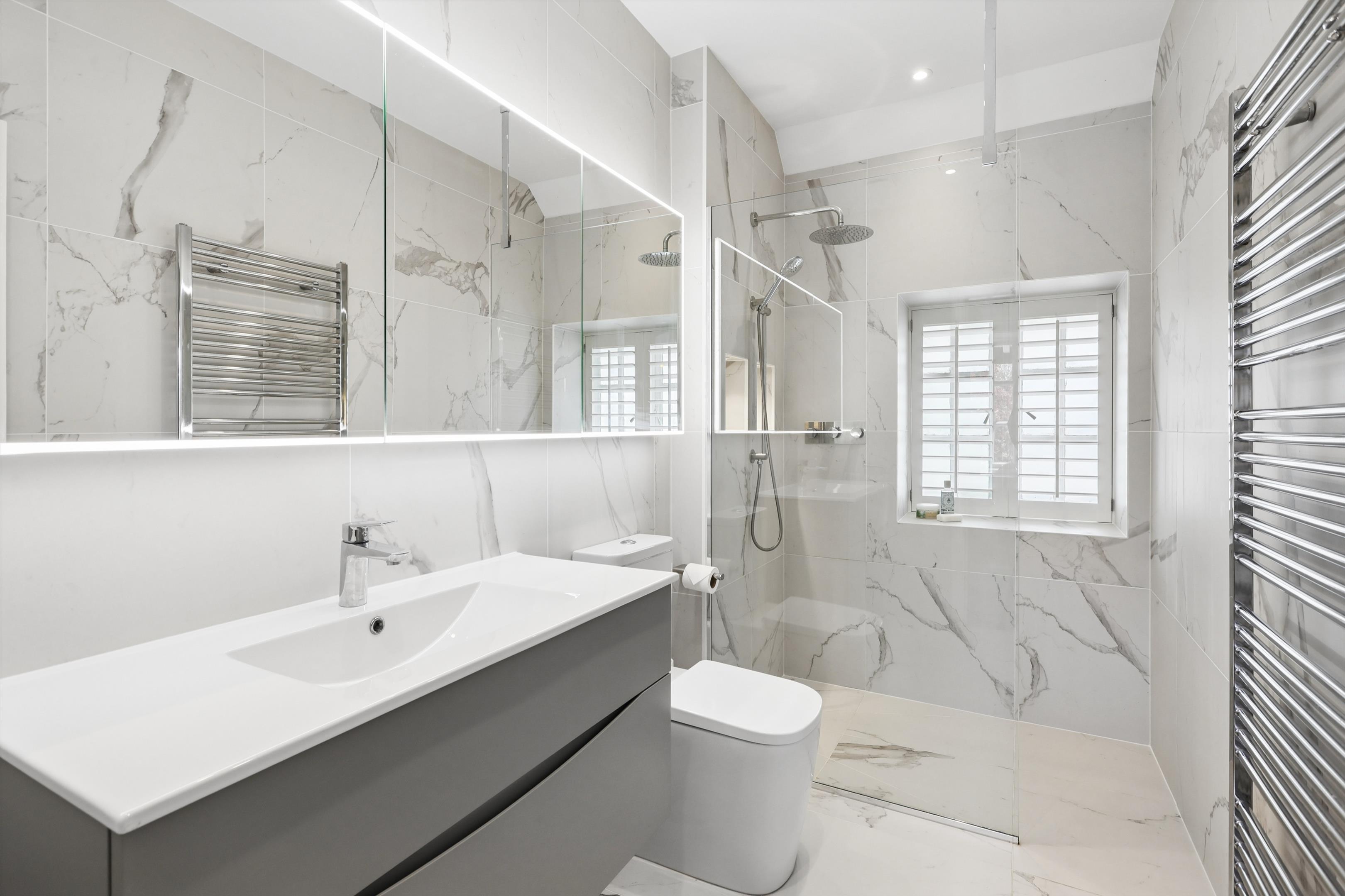 Oatlands Drive, Weybridge, Surrey KT13