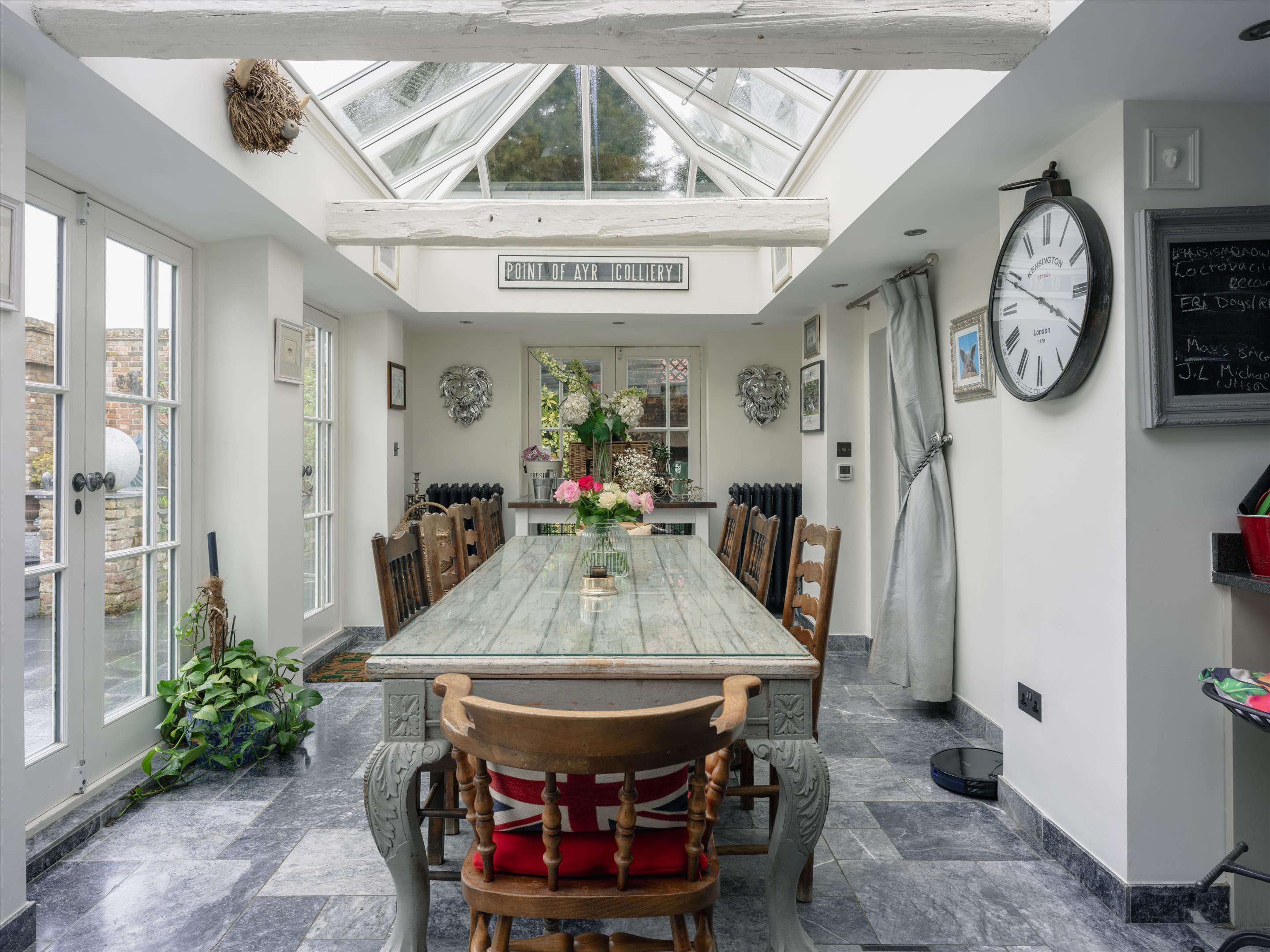 Russell Road, Shepperton, Surrey TW17