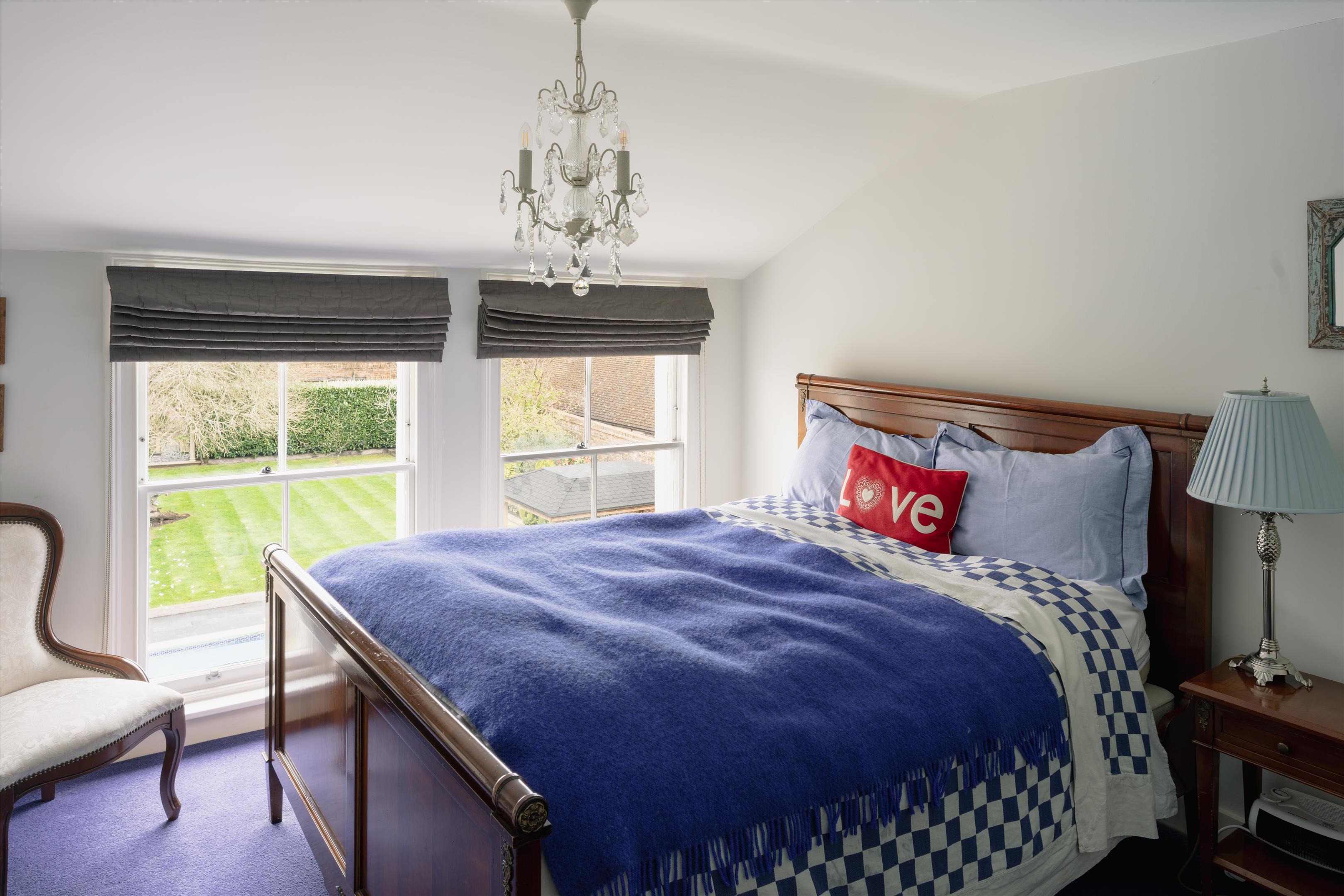 Russell Road, Shepperton, Surrey TW17
