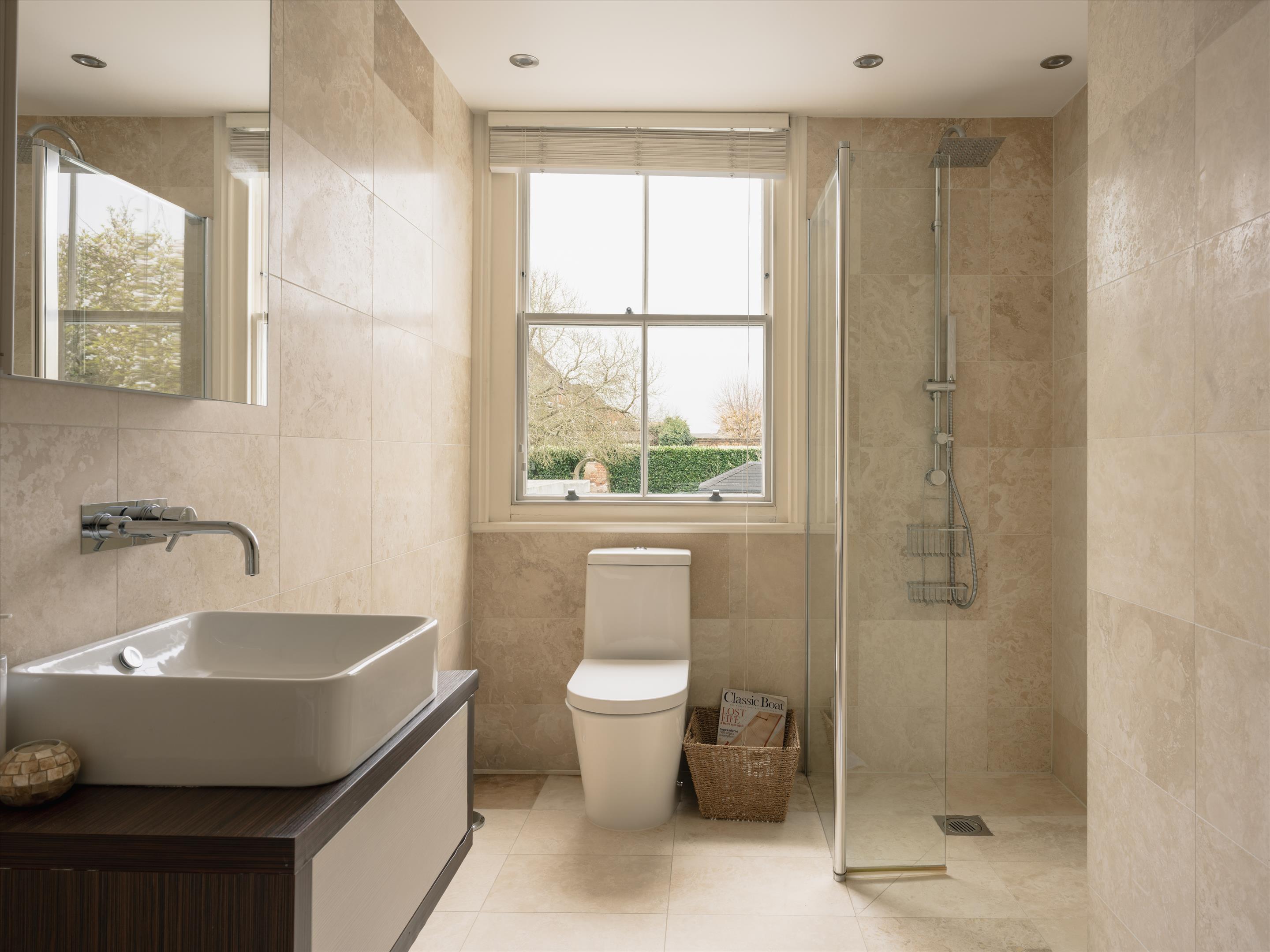Russell Road, Shepperton, Surrey TW17